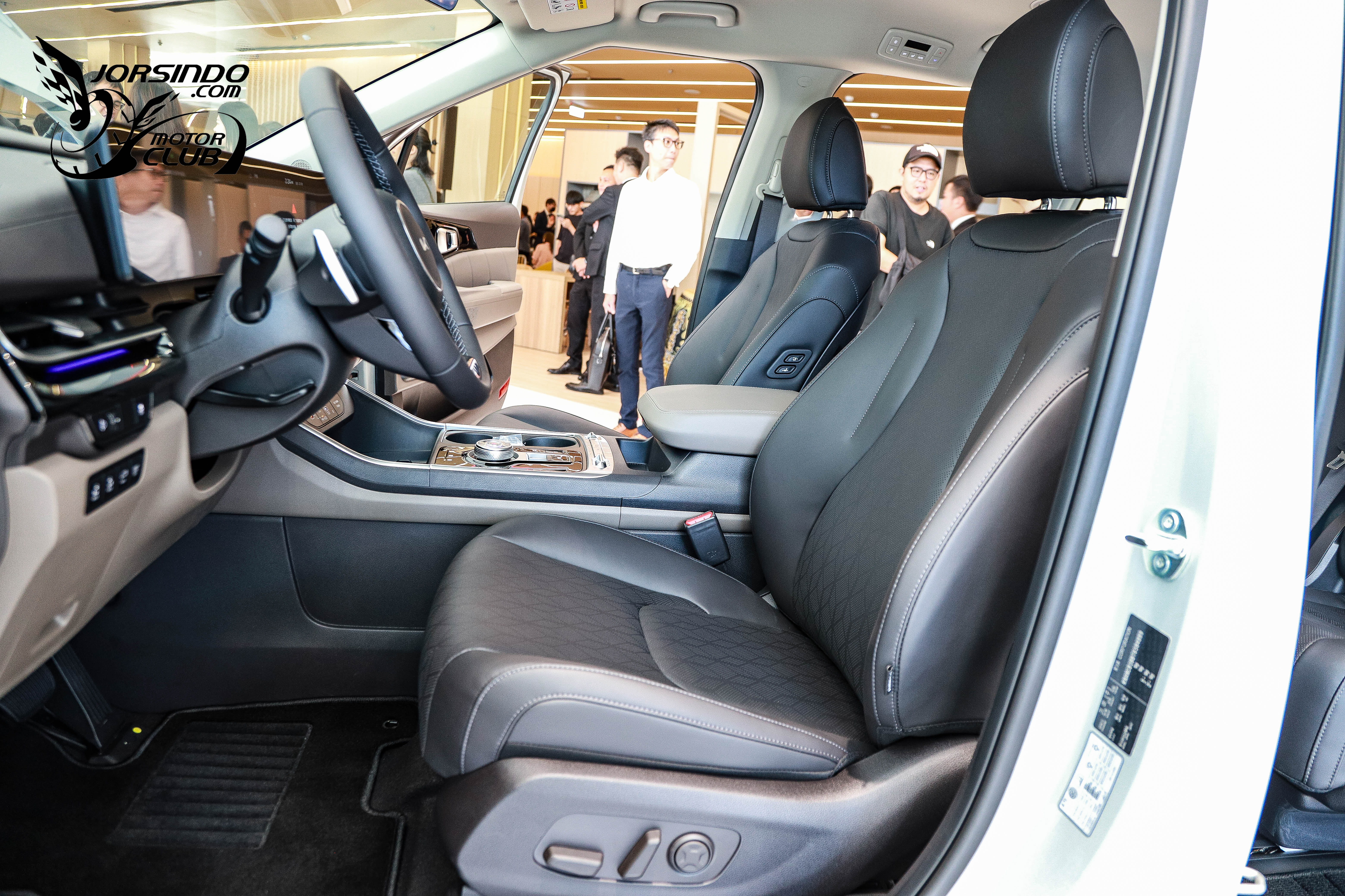 雙車型，191.9萬元起！KIA Carnival八人座抵台上市1054|小老婆汽機車資訊網