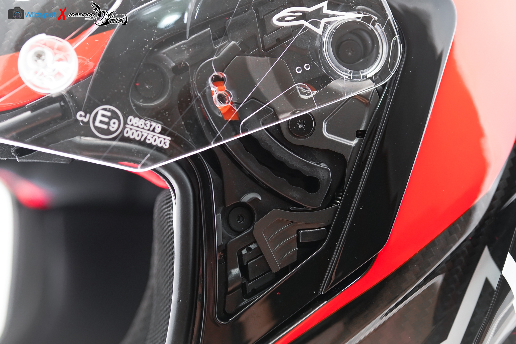 頂級賽事款新挑戰者! Alpinestars【Supertech R-10】Asian Fits8431|小老婆汽機車資訊網