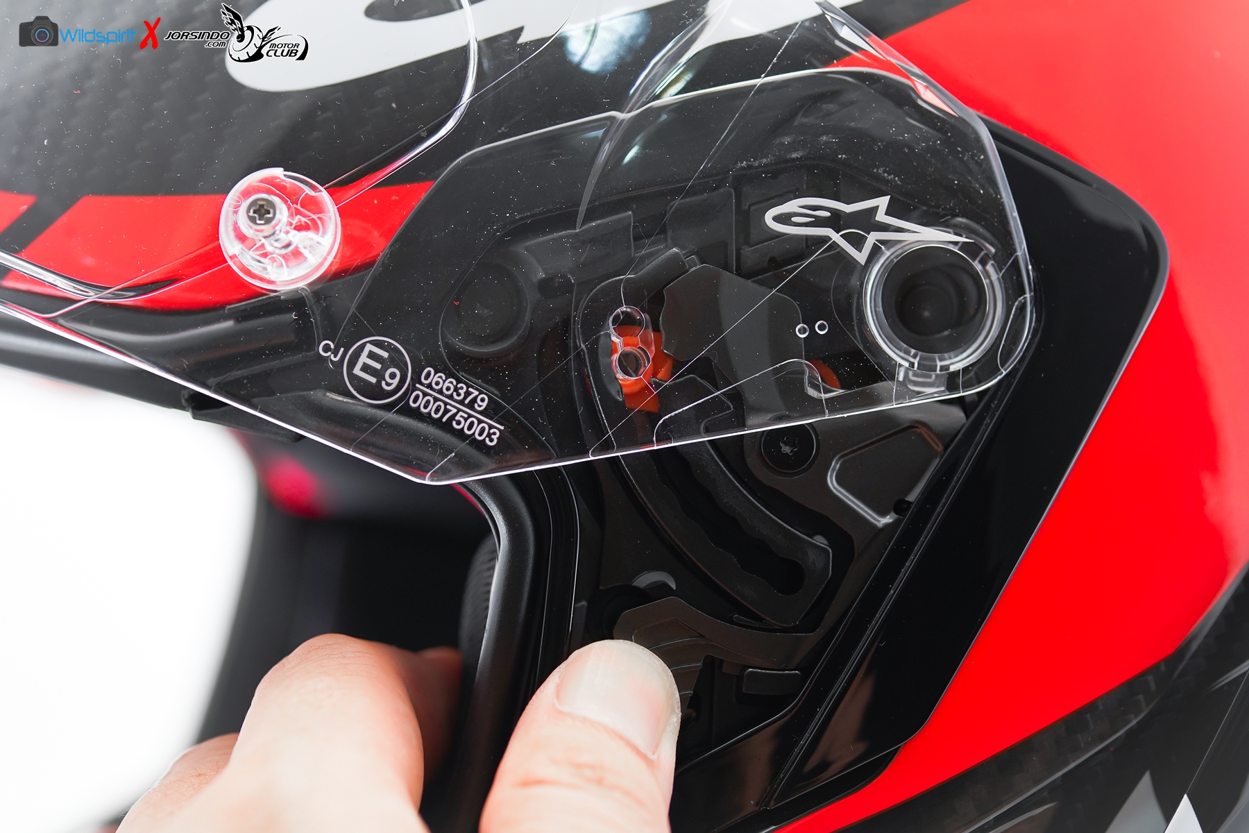 頂級賽事款新挑戰者! Alpinestars【Supertech R-10】Asian Fits2000|小老婆汽機車資訊網