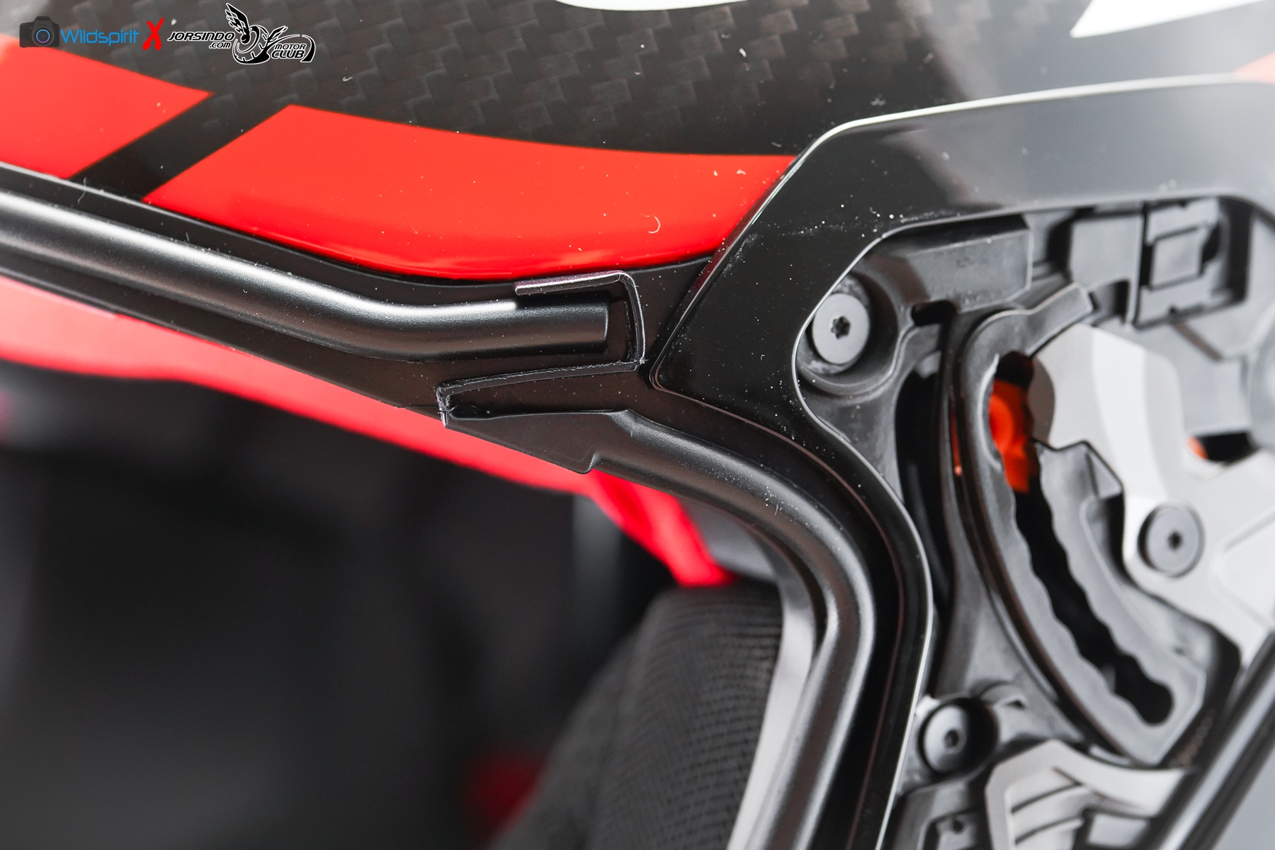頂級賽事款新挑戰者! Alpinestars【Supertech R-10】Asian Fits5858|小老婆汽機車資訊網
