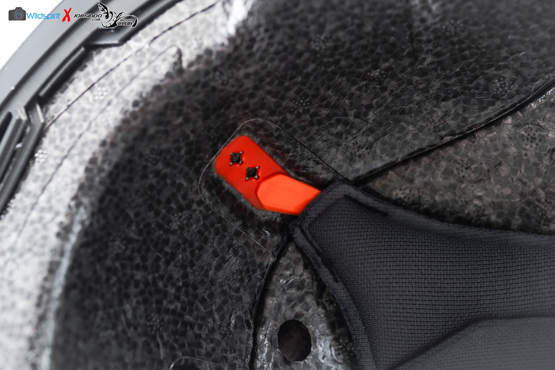 頂級賽事款新挑戰者! Alpinestars【Supertech R-10】Asian Fits750|小老婆汽機車資訊網