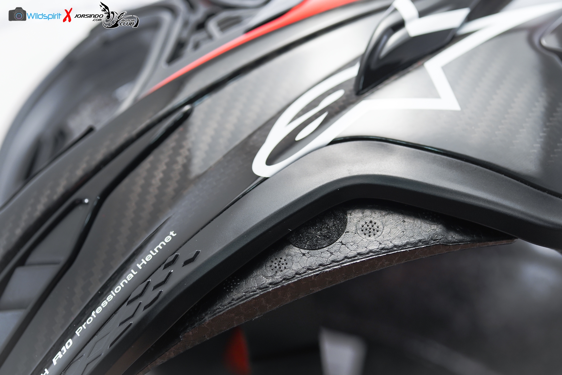 頂級賽事款新挑戰者! Alpinestars【Supertech R-10】Asian Fits8404|小老婆汽機車資訊網