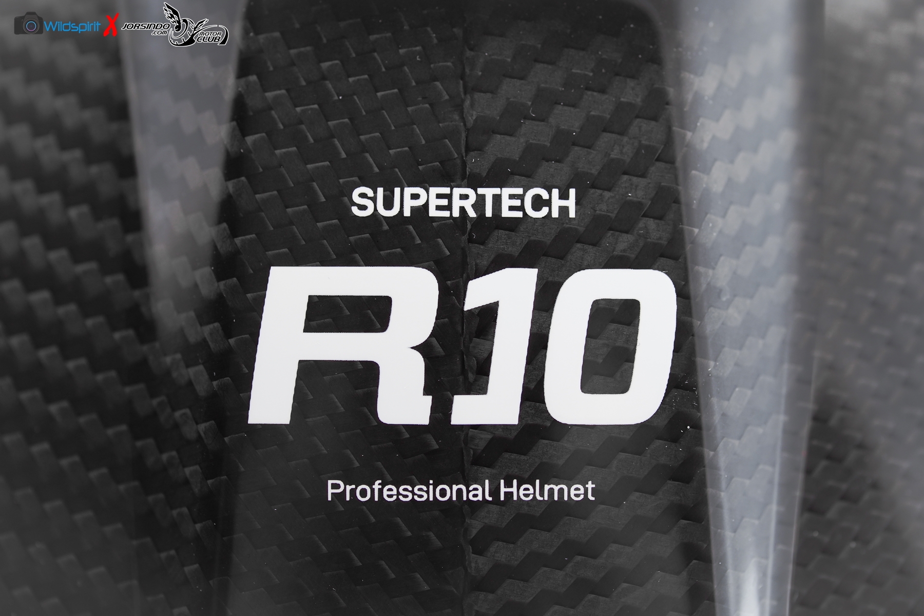 頂級賽事款新挑戰者! Alpinestars【Supertech R-10】Asian Fits3211|小老婆汽機車資訊網