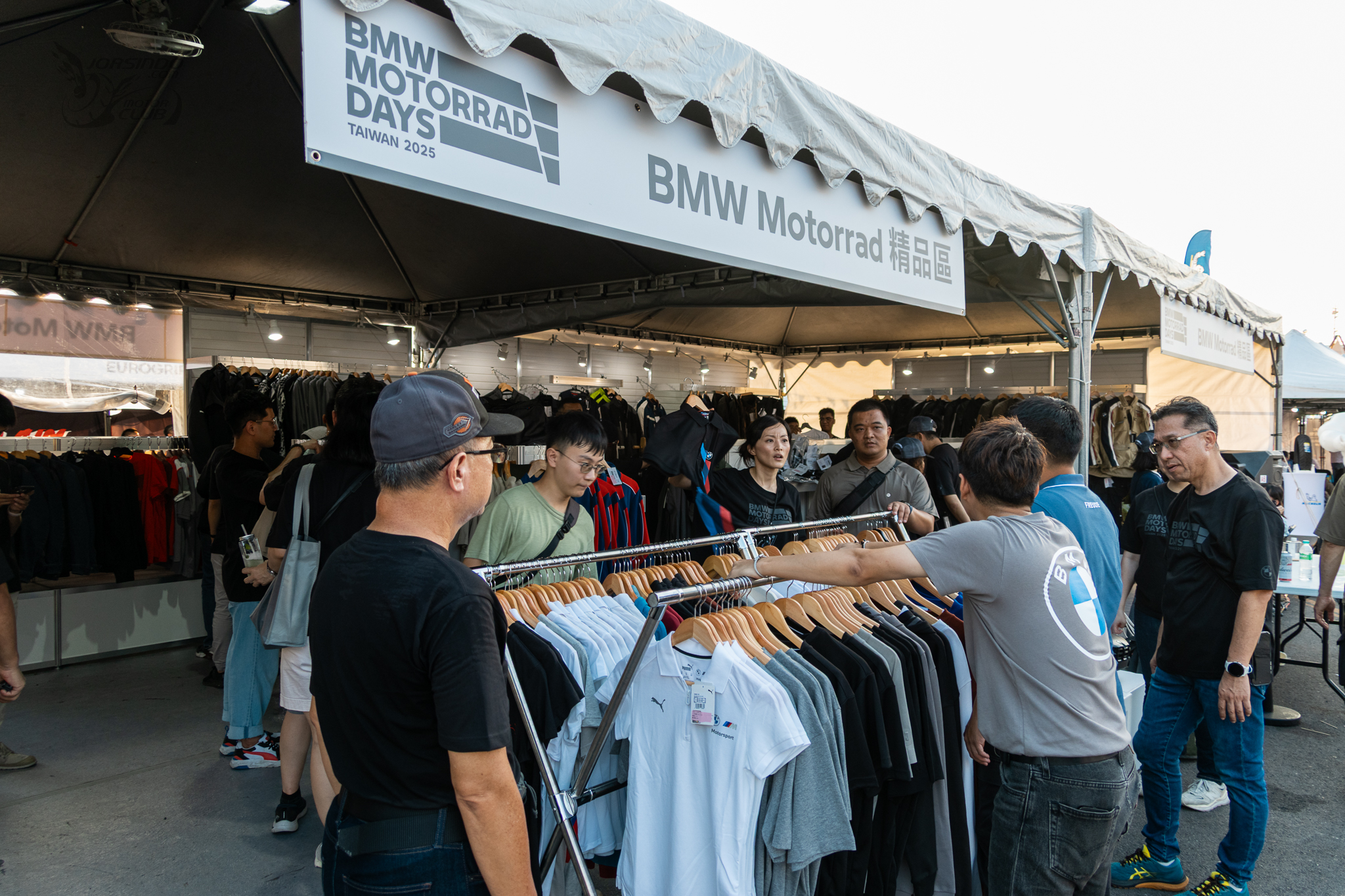 2025 BMW Motorrad 大會師高雄登場！超過1700車友齊聚高雄港9903|bmw小老婆汽機車資訊網