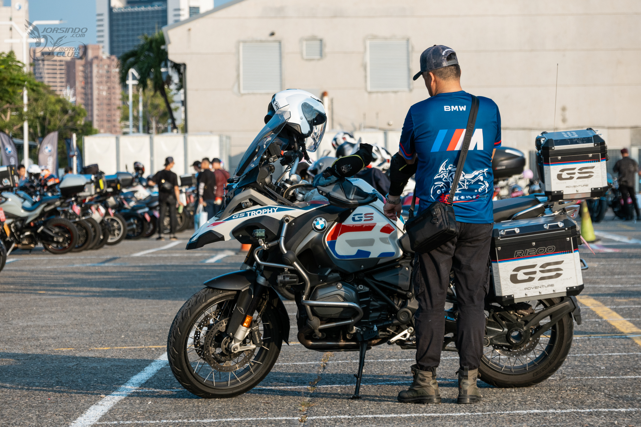 2025 BMW Motorrad 大會師高雄登場！超過1700車友齊聚高雄港1000|bmw小老婆汽機車資訊網