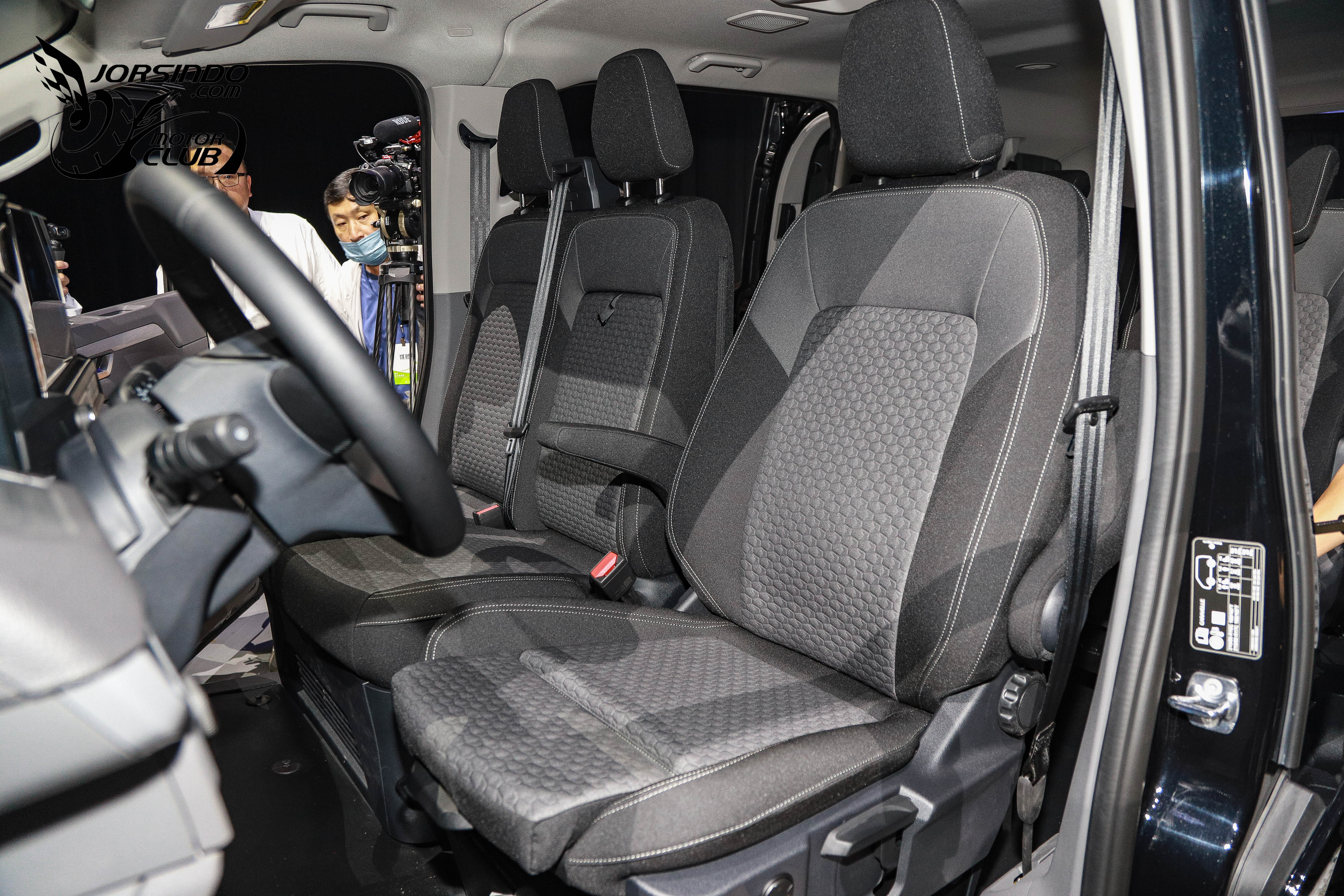 Tourneo Custom兄弟報到！福斯商旅T7 Caravelle 168.8萬起在台上市4805|小老婆汽機車資訊網