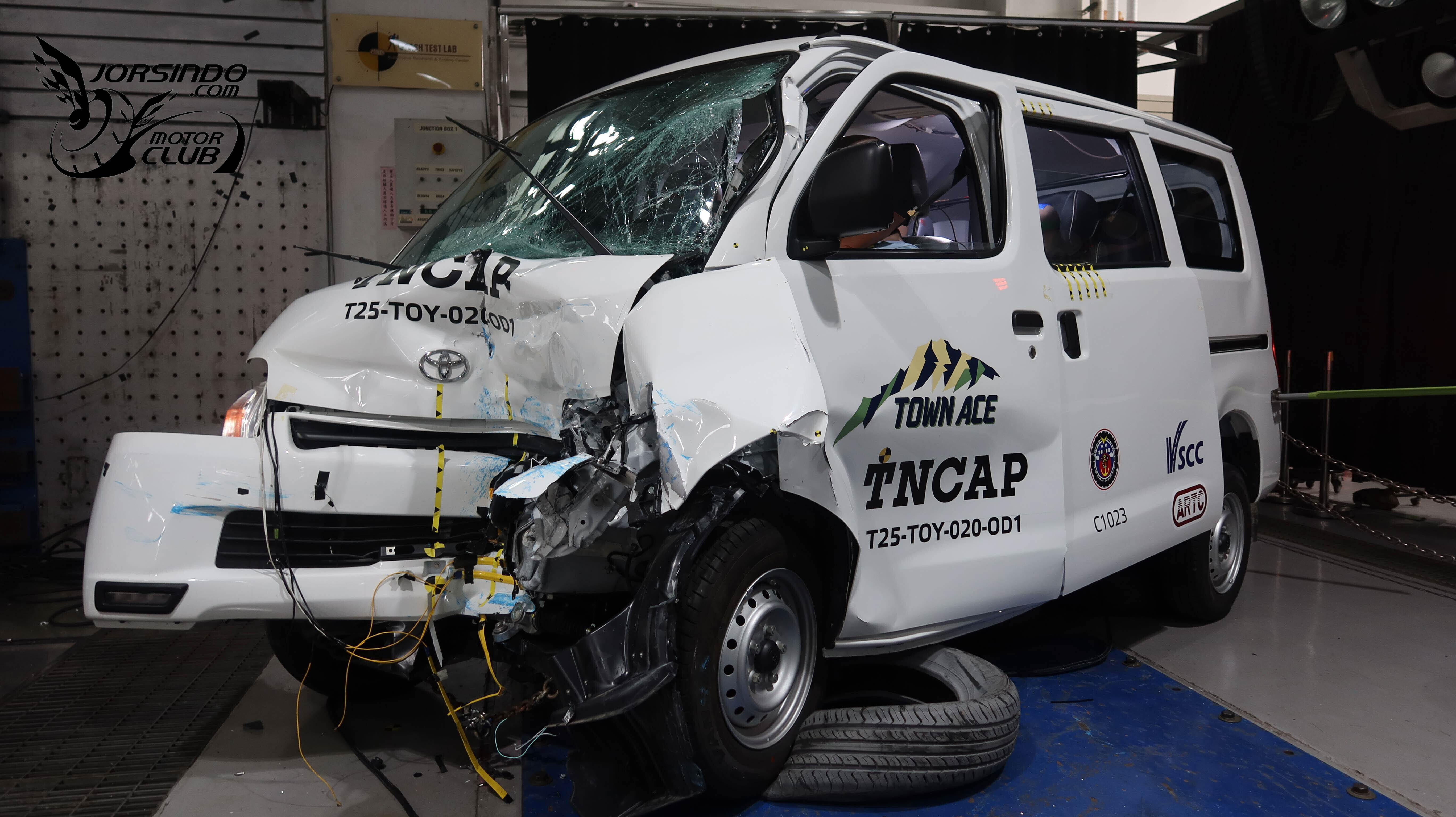 Toyota TownAce在TNCAP撞測獲零顆星，和泰汽車發布聲明！7958|小老婆汽機車資訊網