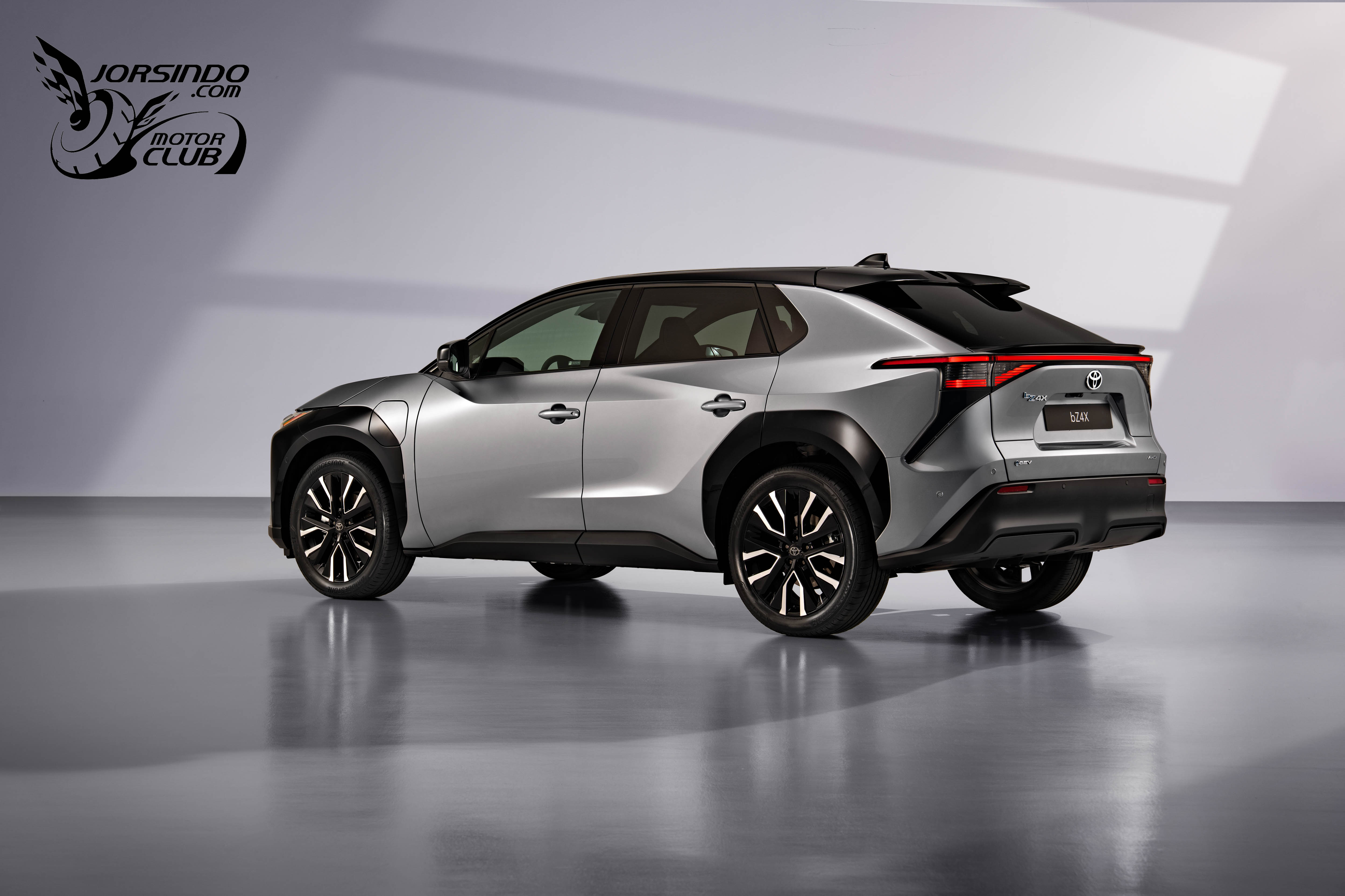 動力、續航力提升！Toyota小改款bZ4X 136萬國內預售開跑3388|小老婆汽機車資訊網