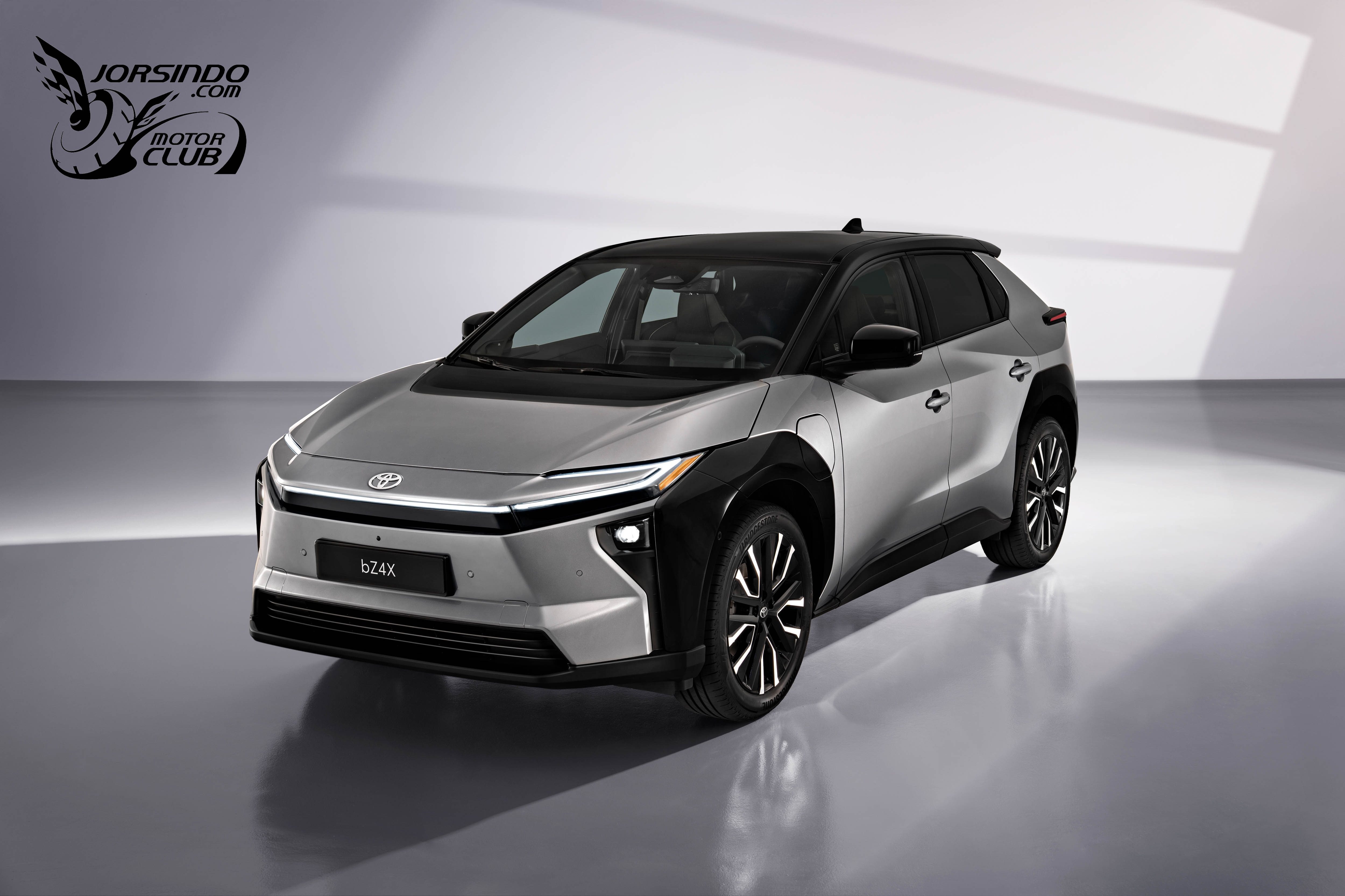 動力、續航力提升！Toyota小改款bZ4X 136萬國內預售開跑4265|小老婆汽機車資訊網