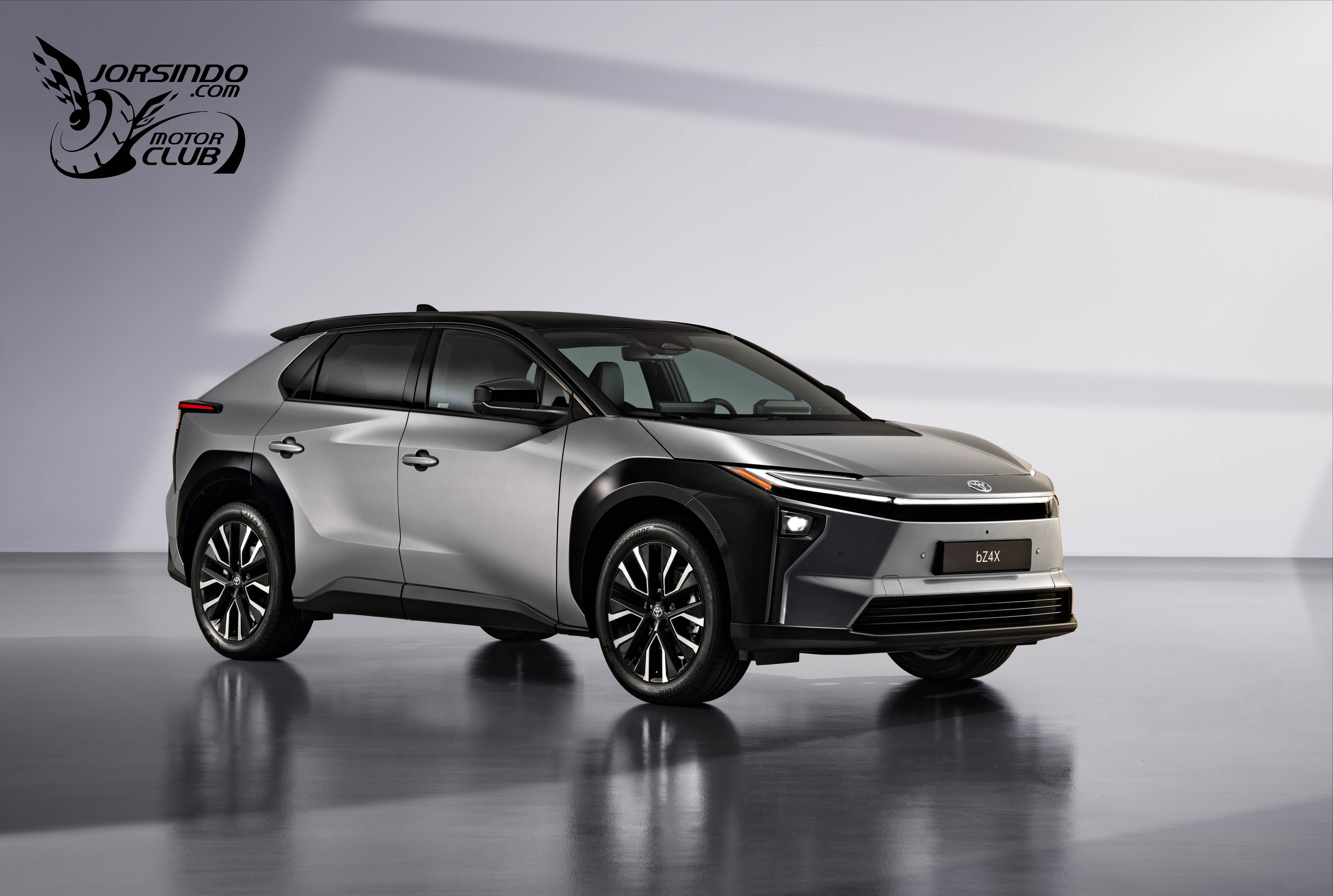 動力、續航力提升！Toyota小改款bZ4X 136萬國內預售開跑5252|小老婆汽機車資訊網