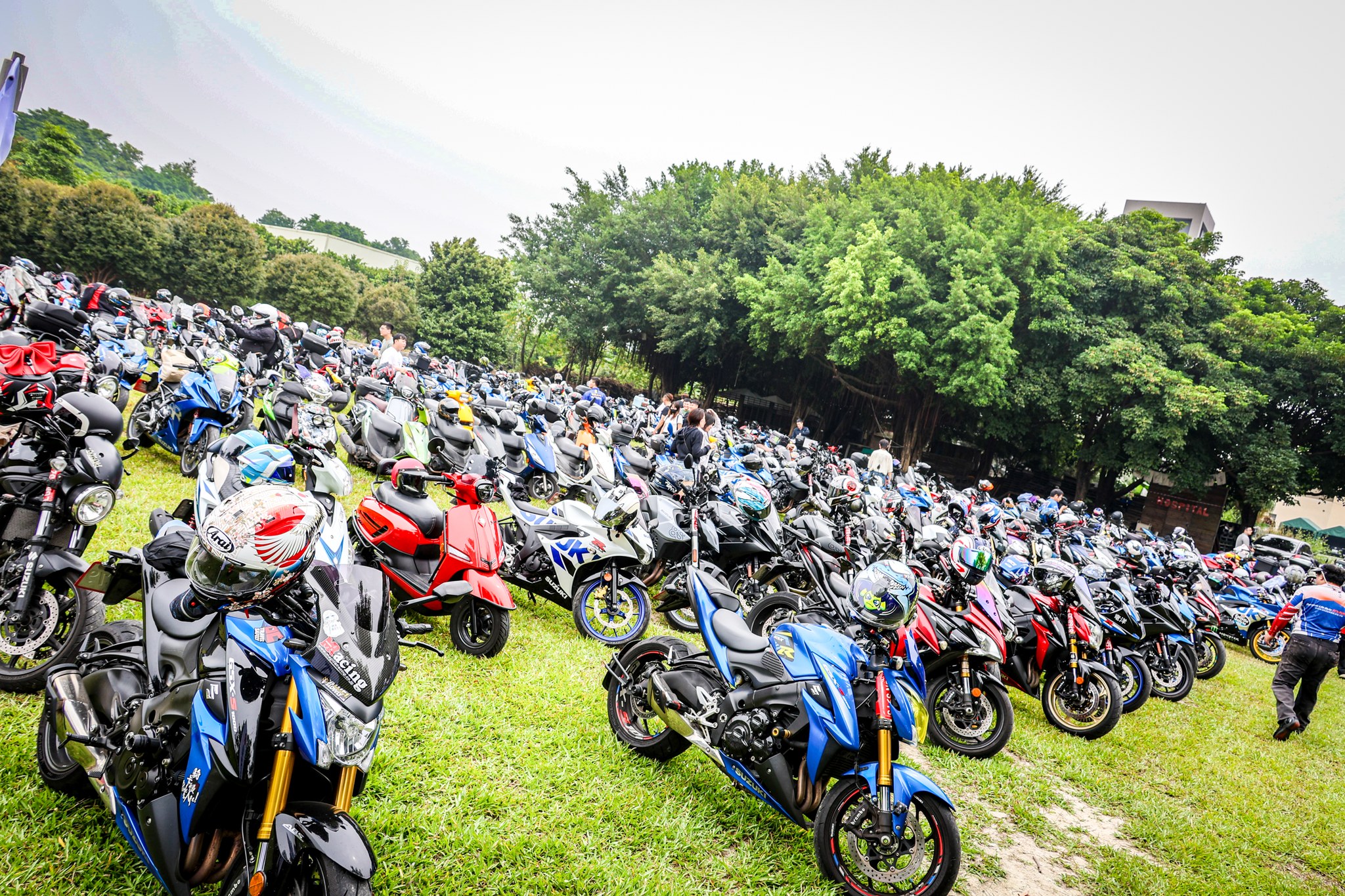 SUZUKI SUI 鈦灰新色搶先登場！質感小鴨新選擇1512|小老婆汽機車資訊網