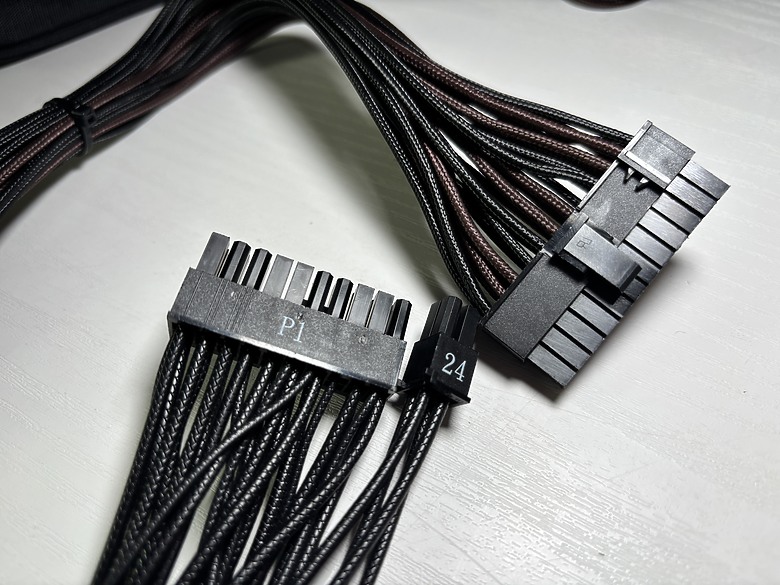 「電力恆久遠，穩定永流傳」全漢 FSP MEGA Ti 1650W 電力怪獸7186|小老婆汽機車資訊網