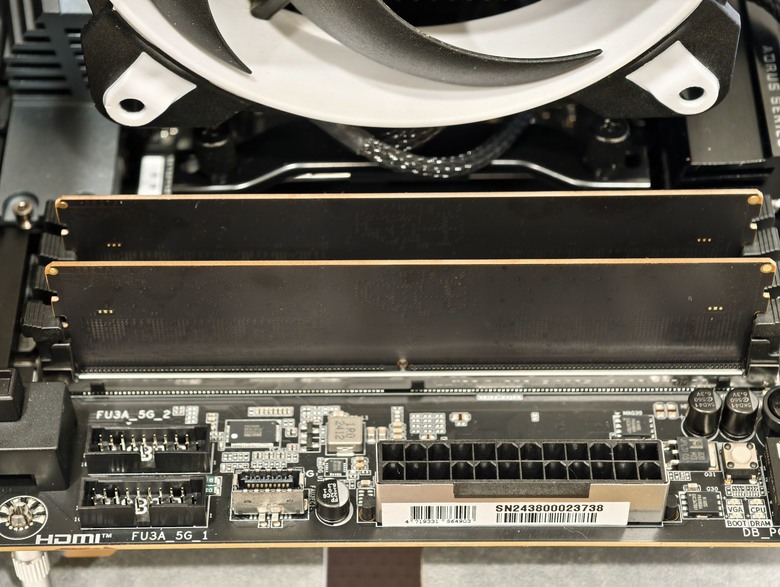 求變也求穩，Crucial CUDDIM DDR5-6400 16GB X2開箱試用6995|小老婆汽機車資訊網