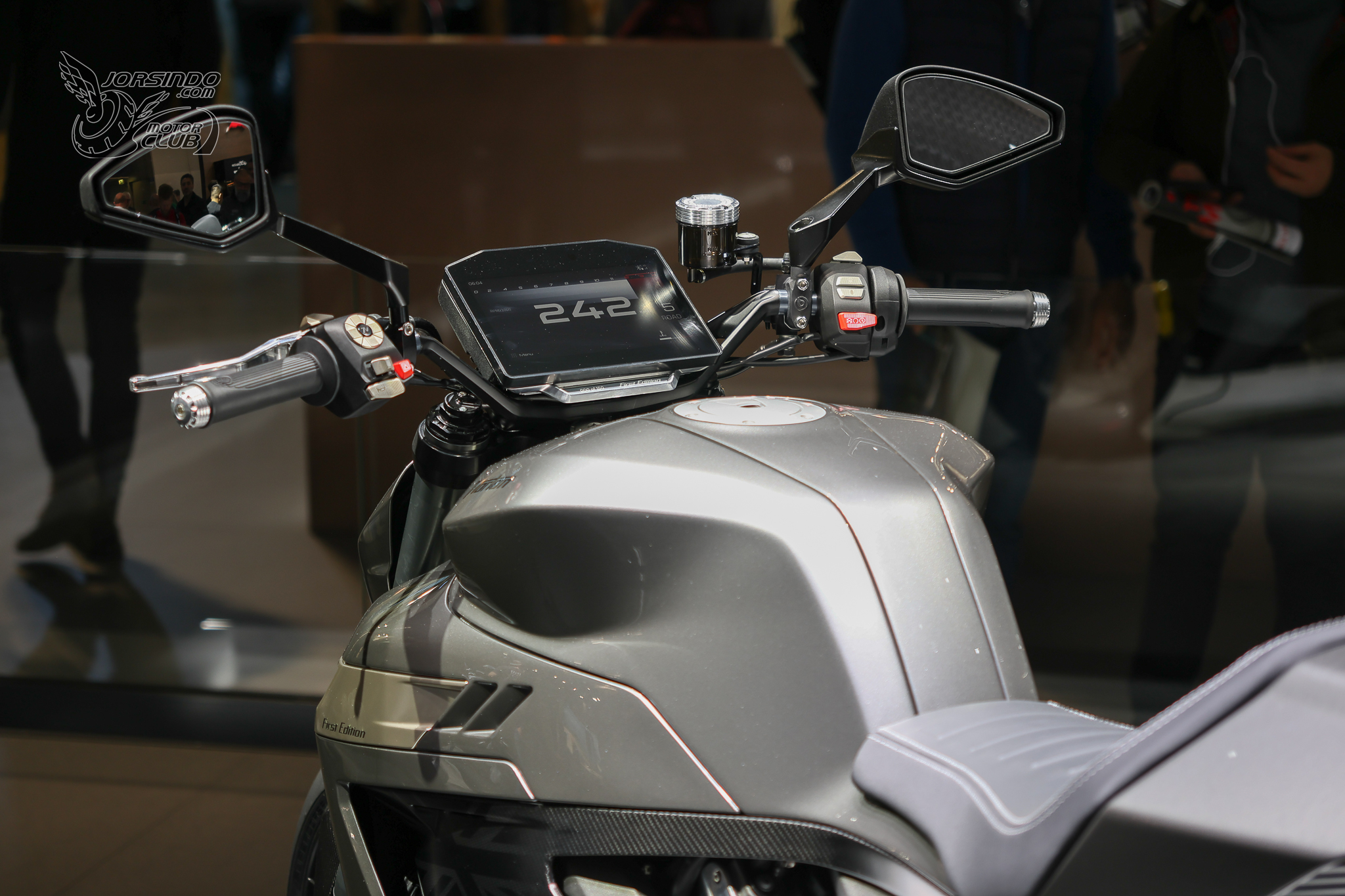 [2025米蘭車展]未來感滿點！Norton Manx 科技大軍壓境6570|小老婆汽機車資訊網