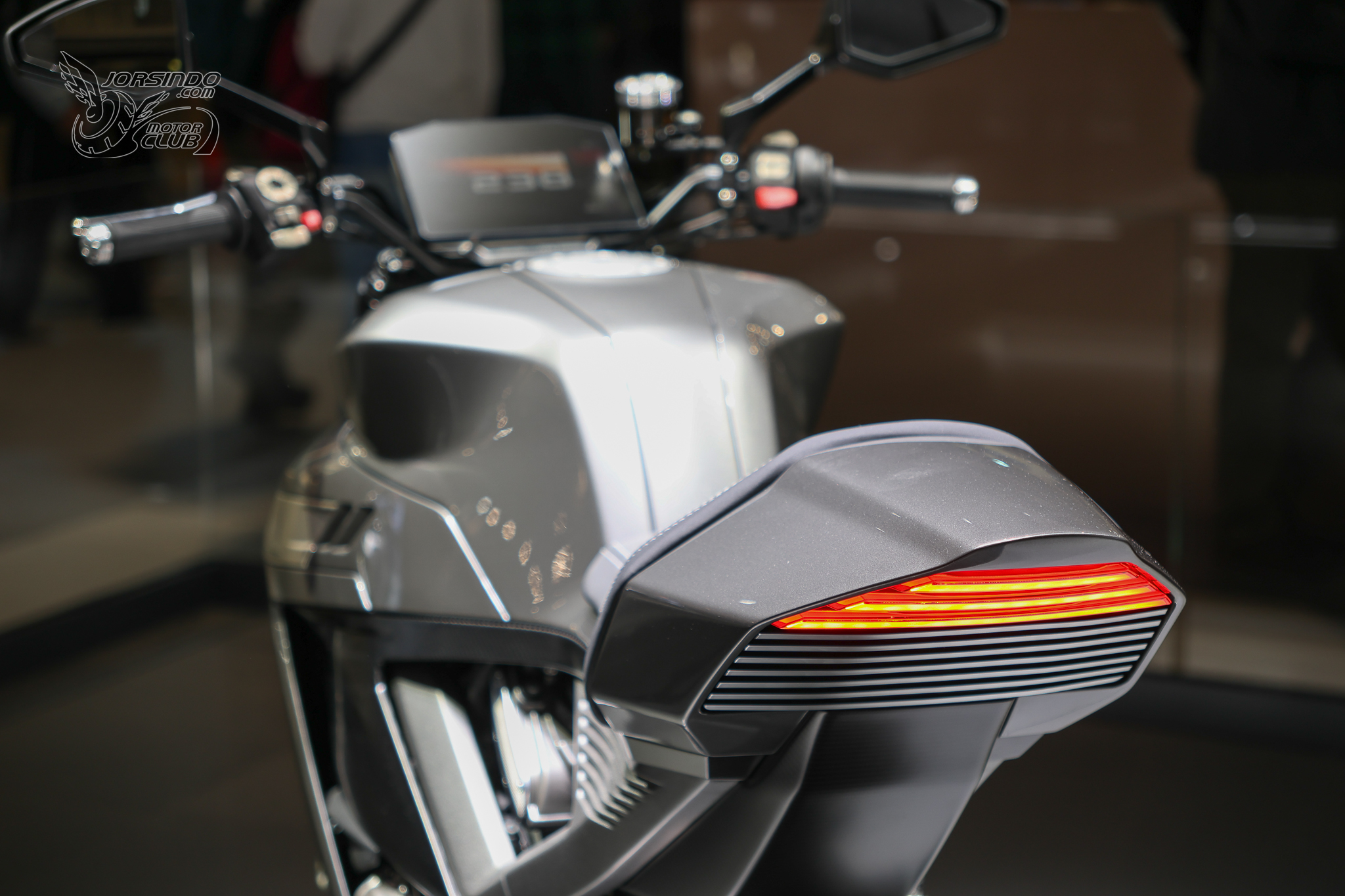 [2025米蘭車展]未來感滿點！Norton Manx 科技大軍壓境2345|小老婆汽機車資訊網
