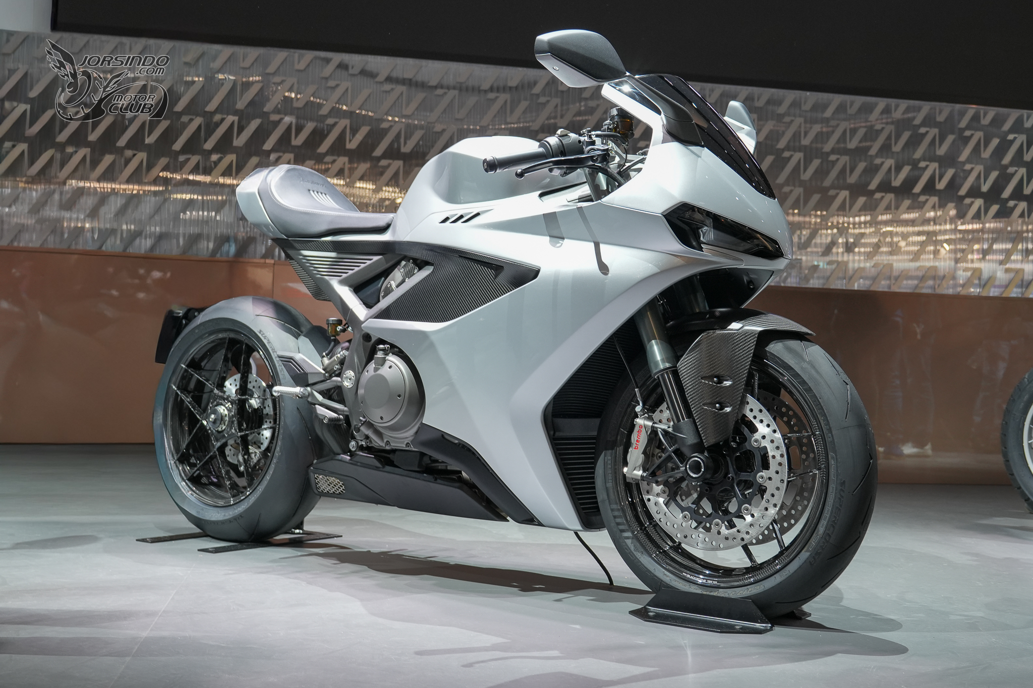 [2025米蘭車展]未來感滿點！Norton Manx 科技大軍壓境3290|小老婆汽機車資訊網