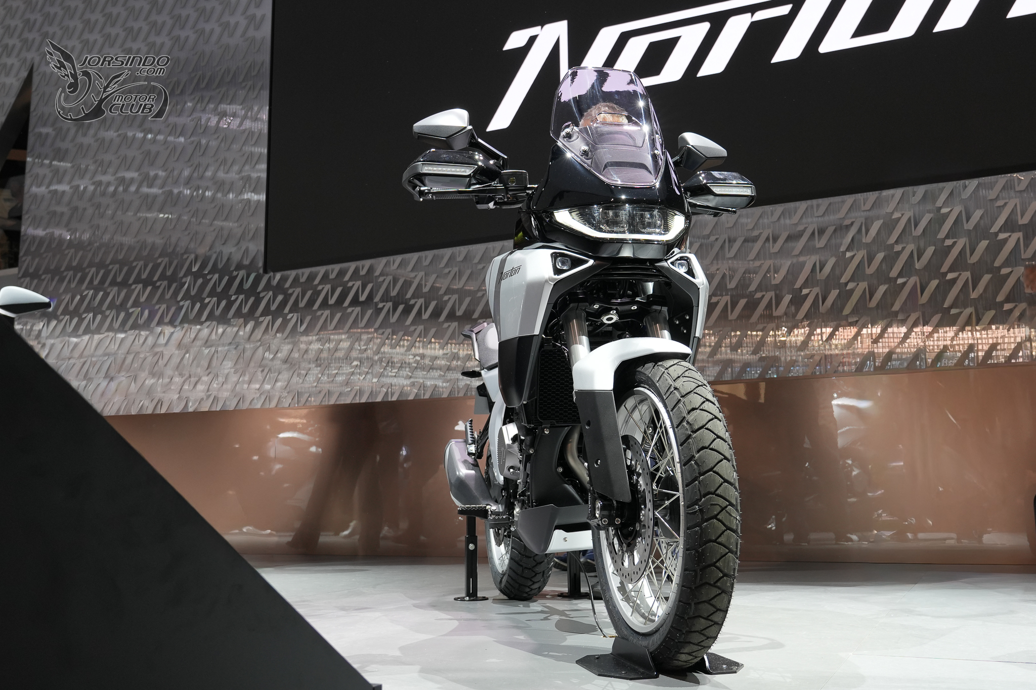 [2025米蘭車展]未來感滿點！Norton Manx 科技大軍壓境6252|小老婆汽機車資訊網
