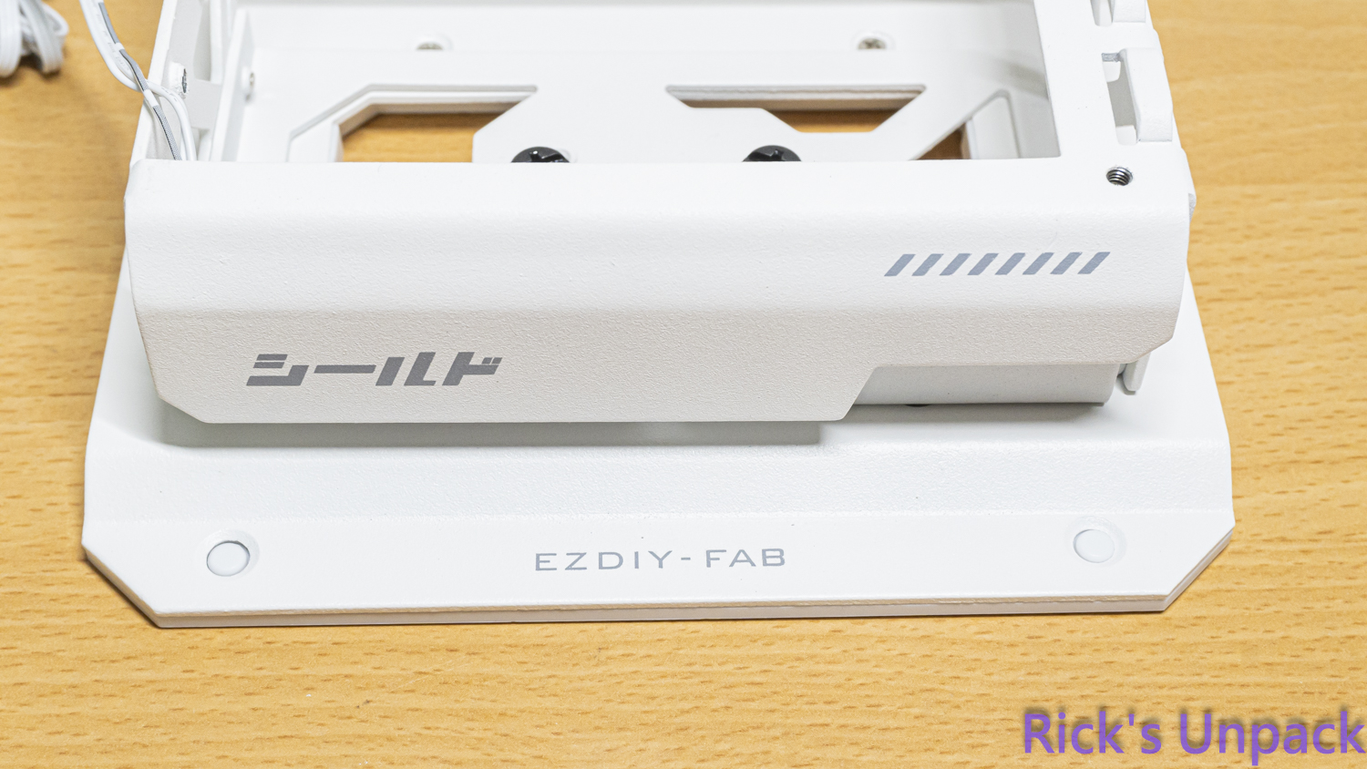 【開箱】顯卡改裝終極配件 | EZDIY-FAB盾系列ARGB顯卡直立支架939|小老婆汽機車資訊網