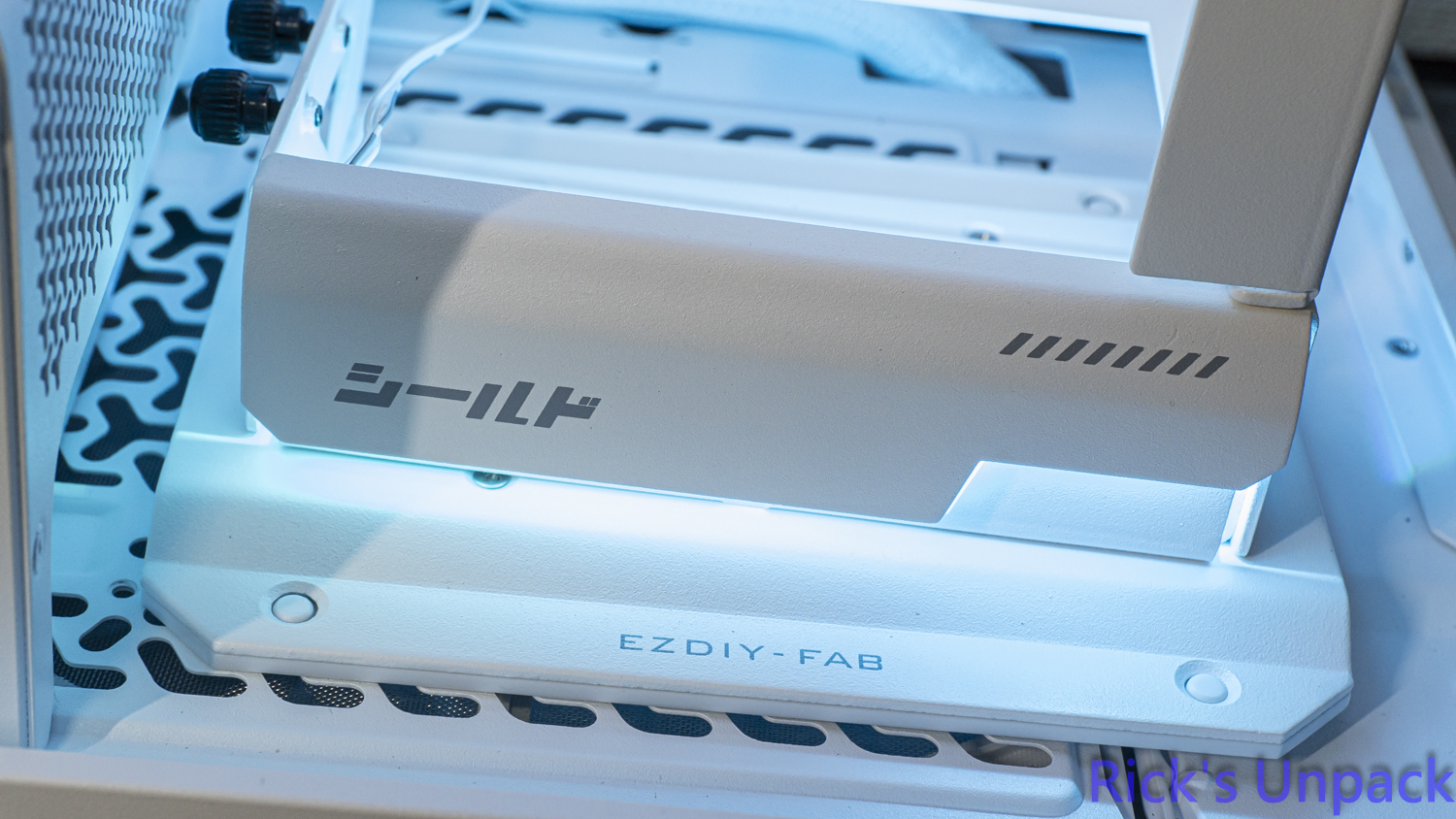 【開箱】顯卡改裝終極配件 | EZDIY-FAB盾系列ARGB顯卡直立支架5134|小老婆汽機車資訊網