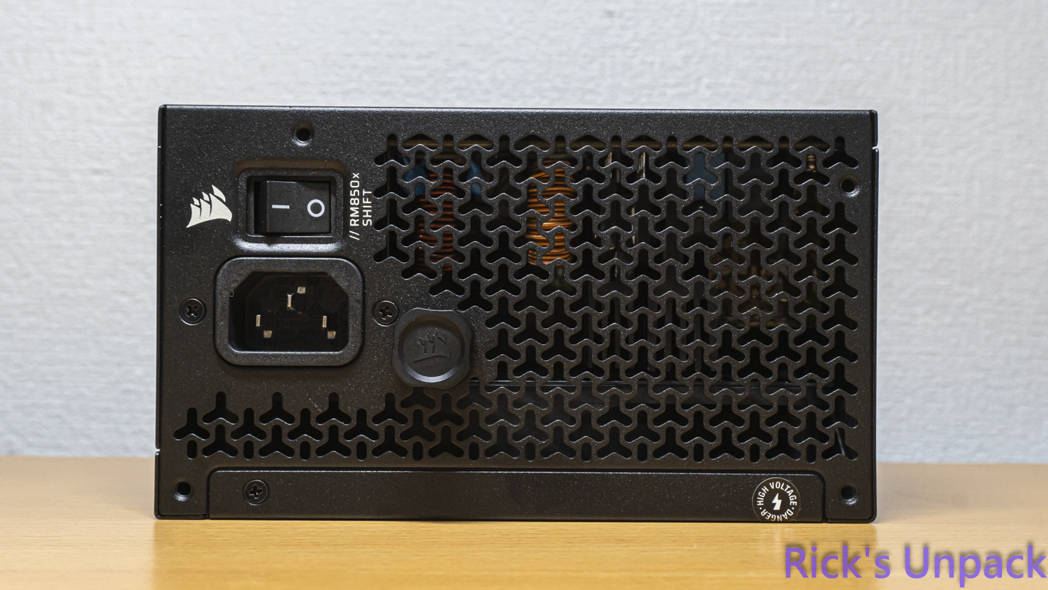 【開箱】更適合PCDIY的側出電源 | CORSAIR RM850x SHIFT（2025）9444|小老婆汽機車資訊網