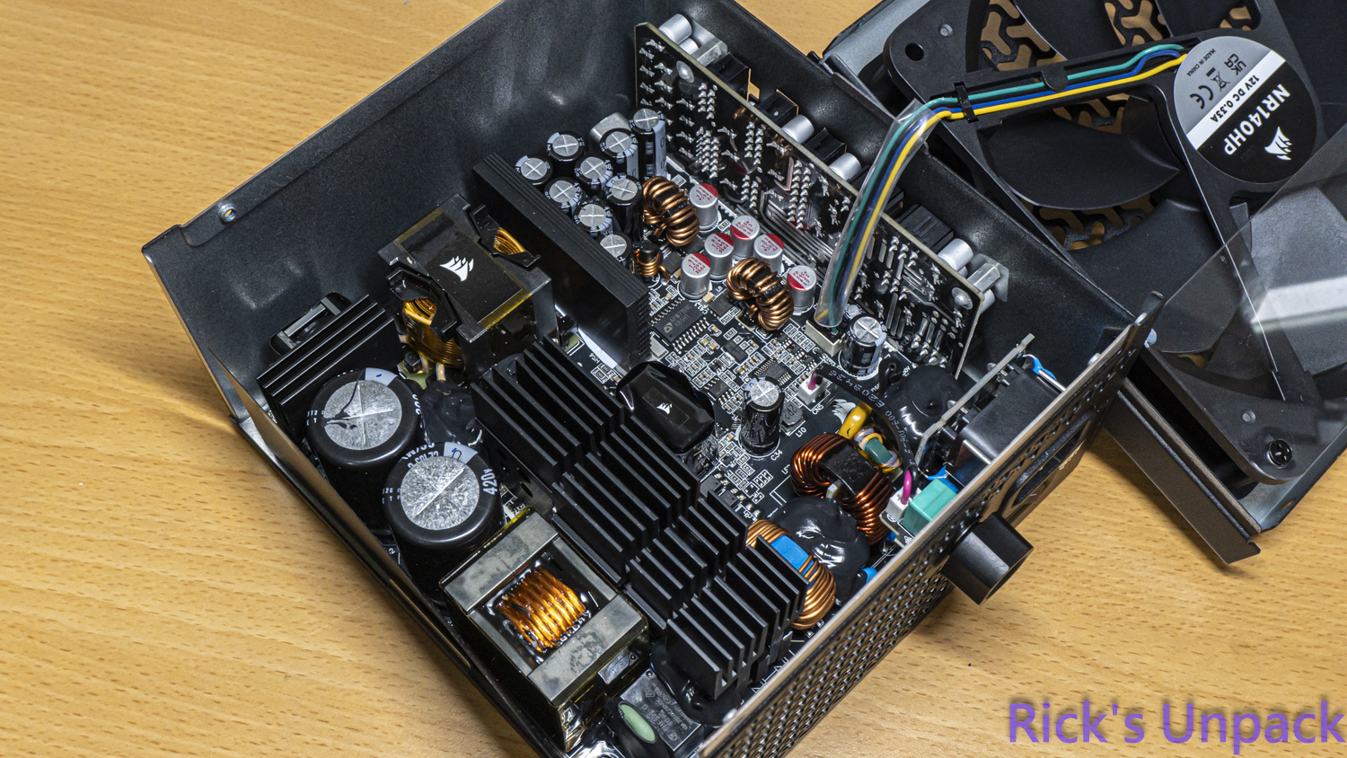 【開箱】更適合PCDIY的側出電源 | CORSAIR RM850x SHIFT（2025）5427|小老婆汽機車資訊網