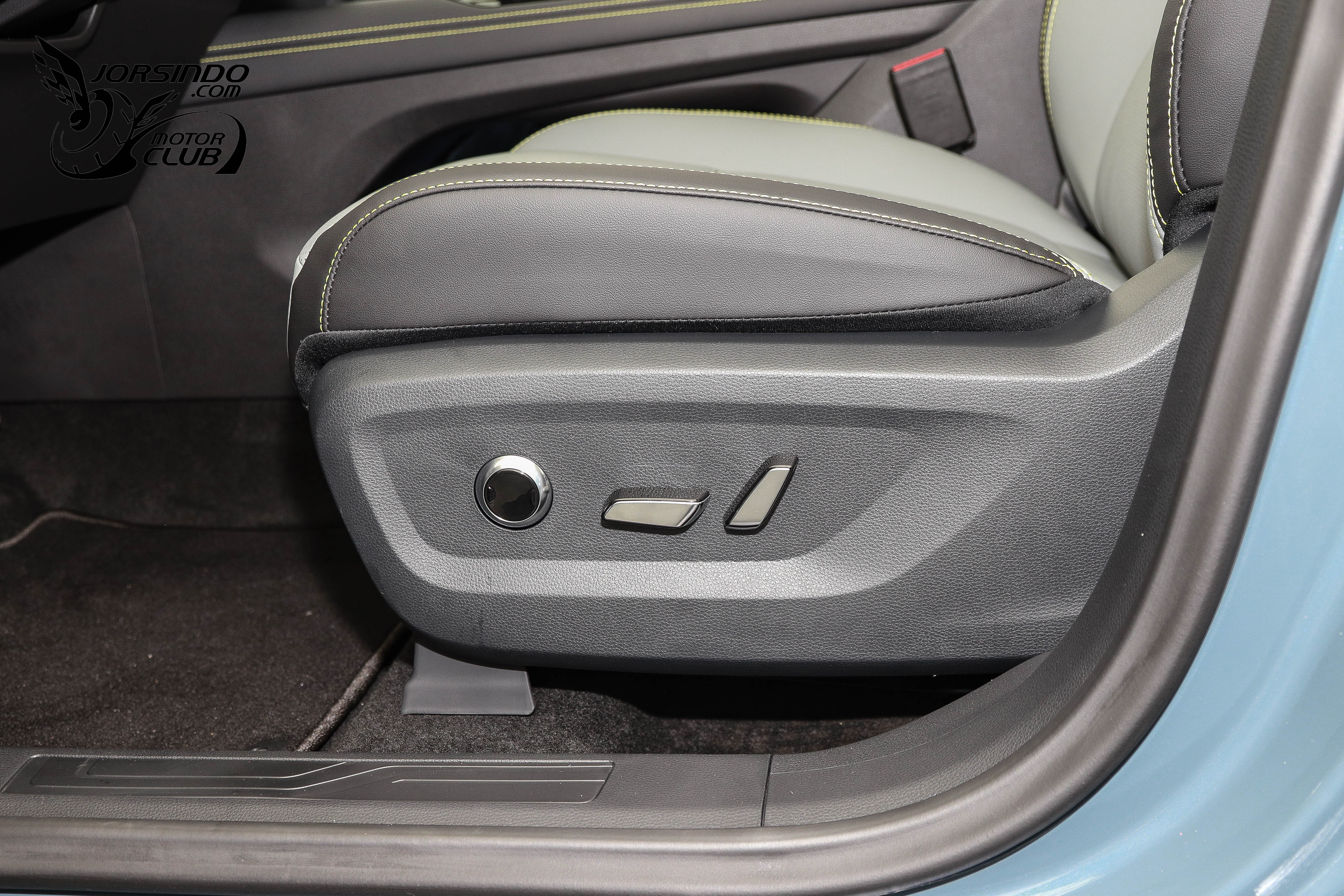 245PS油電心臟、109.9萬預售開跑！Ford Territory實車首度亮相9400|小老婆汽機車資訊網