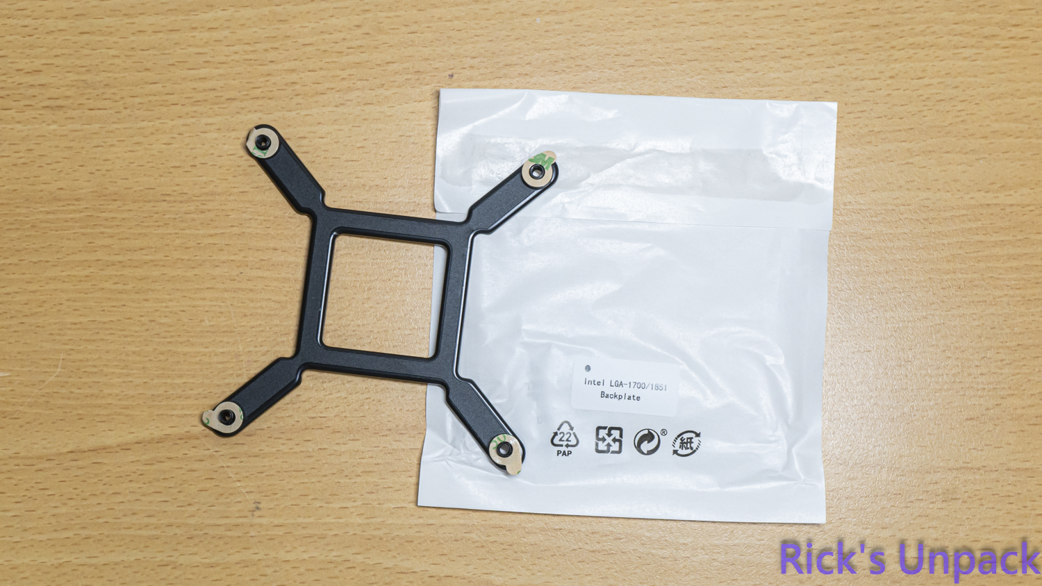 【開箱】泰坦潔白水冷 | CORSAIR iCUE LiNK TITAN 360 RX RGB WHITE4912|小老婆汽機車資訊網