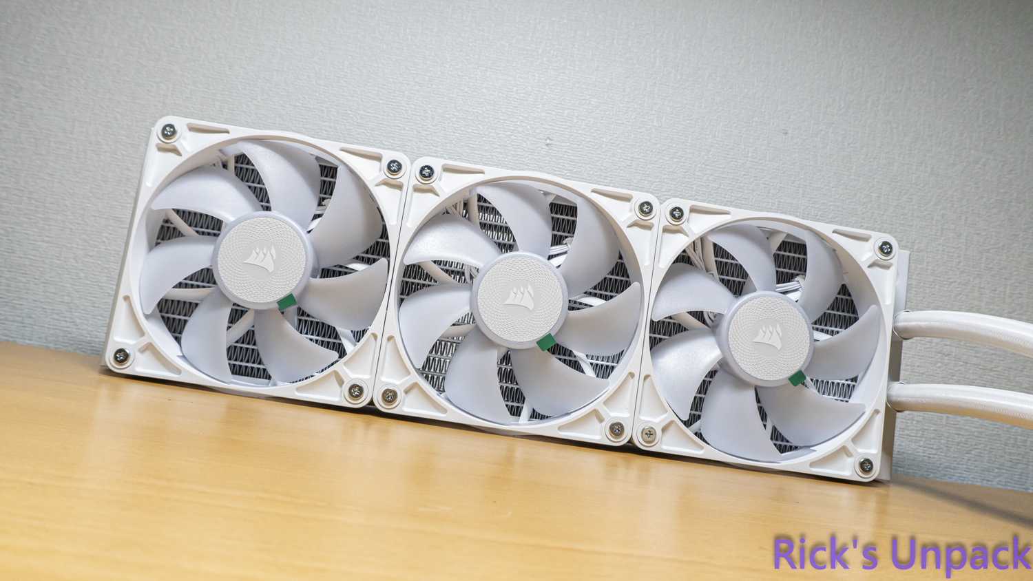 【開箱】泰坦潔白水冷 | CORSAIR iCUE LiNK TITAN 360 RX RGB WHITE9975|小老婆汽機車資訊網