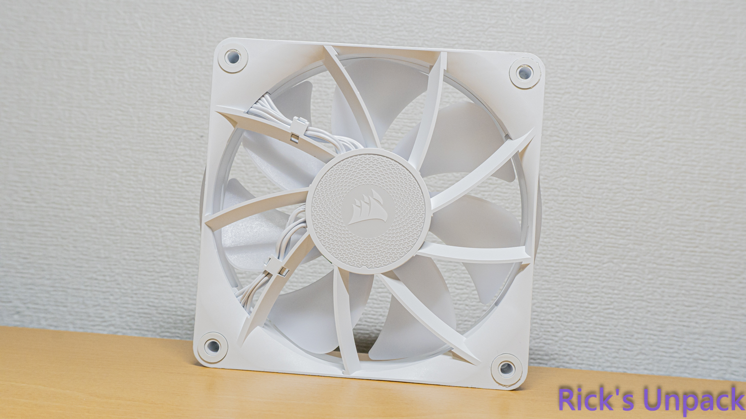 【開箱】泰坦潔白水冷 | CORSAIR iCUE LiNK TITAN 360 RX RGB WHITE3646|小老婆汽機車資訊網