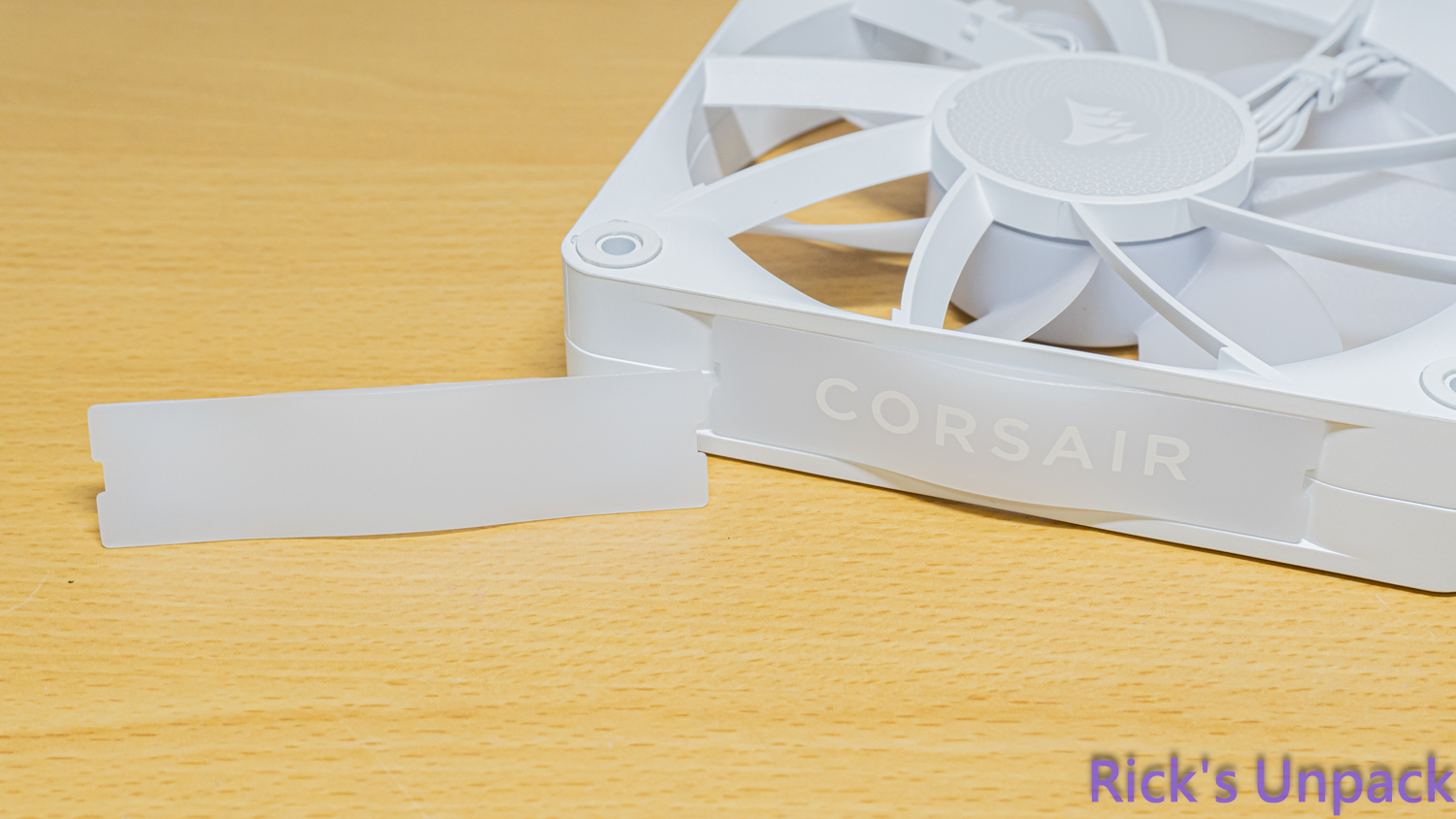 【開箱】泰坦潔白水冷 | CORSAIR iCUE LiNK TITAN 360 RX RGB WHITE7502|小老婆汽機車資訊網