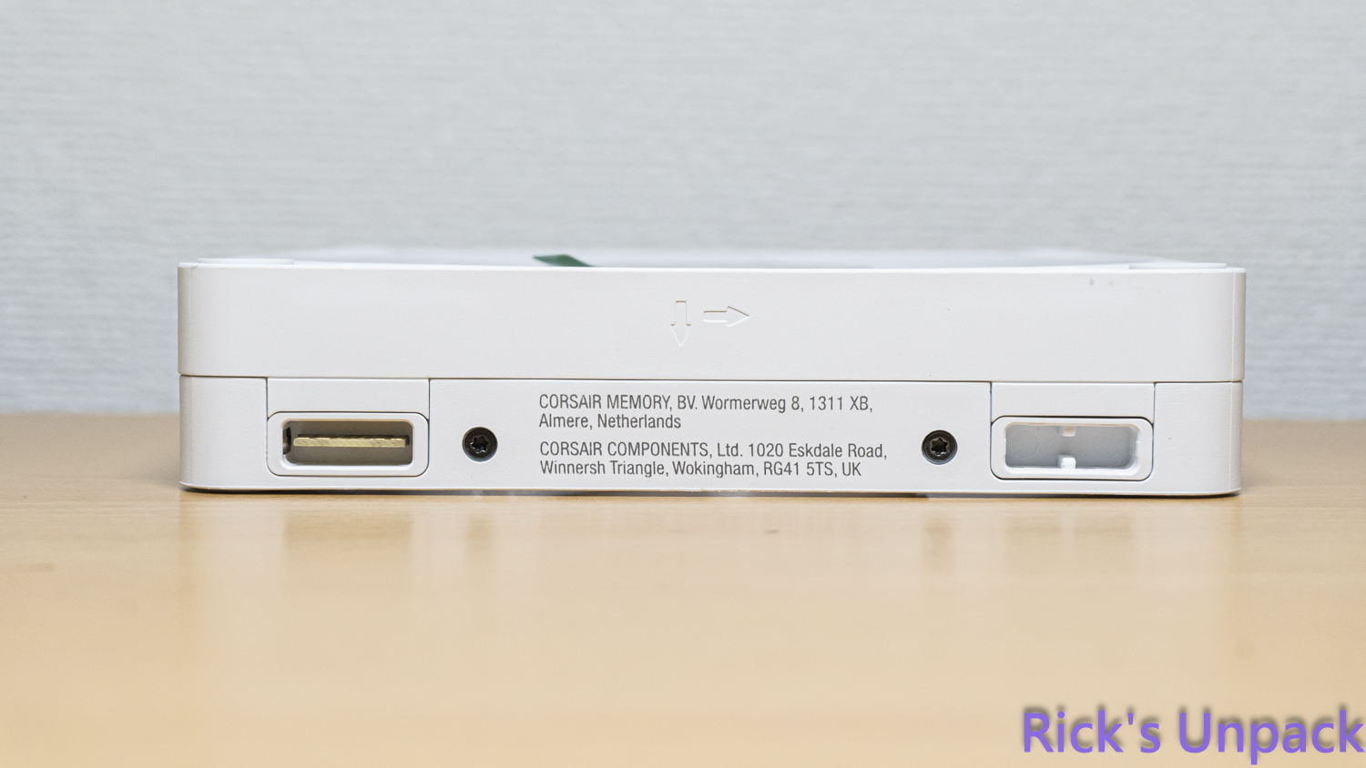 【開箱】泰坦潔白水冷 | CORSAIR iCUE LiNK TITAN 360 RX RGB WHITE1590|小老婆汽機車資訊網