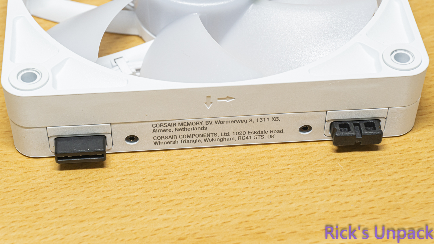 【開箱】泰坦潔白水冷 | CORSAIR iCUE LiNK TITAN 360 RX RGB WHITE8008|小老婆汽機車資訊網