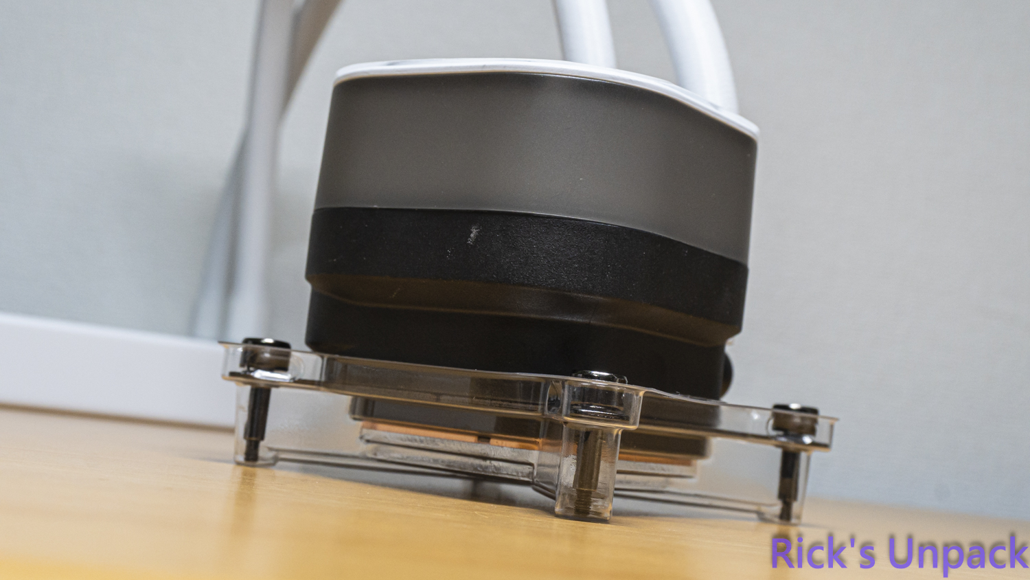 【開箱】泰坦潔白水冷 | CORSAIR iCUE LiNK TITAN 360 RX RGB WHITE6134|小老婆汽機車資訊網