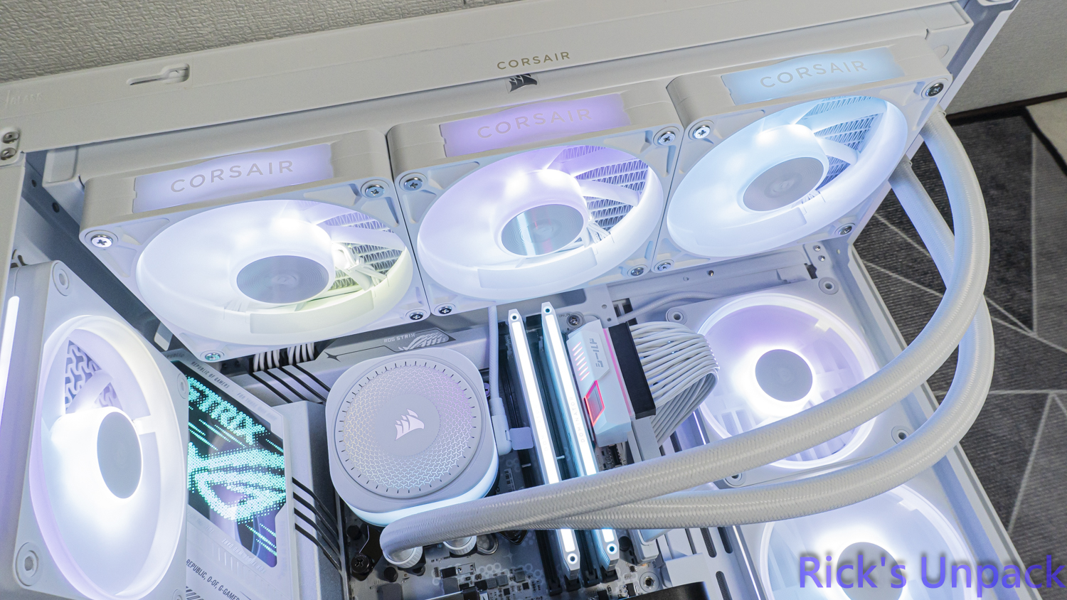 【開箱】泰坦潔白水冷 | CORSAIR iCUE LiNK TITAN 360 RX RGB WHITE6886|小老婆汽機車資訊網