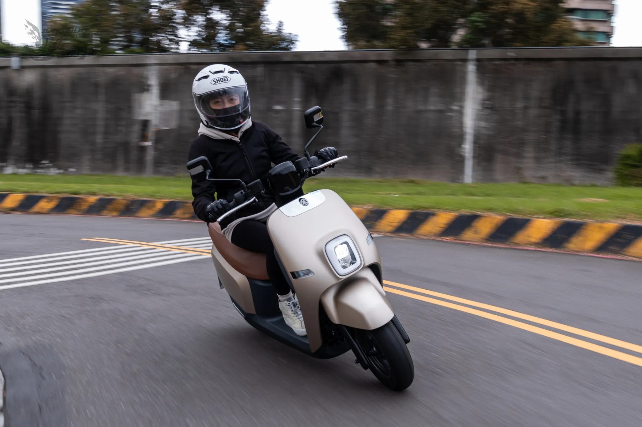 [深度測試] YAMAHA CUXiE經典重生！續航、騎乘感、通勤實測一次看1836|小老婆汽機車資訊網