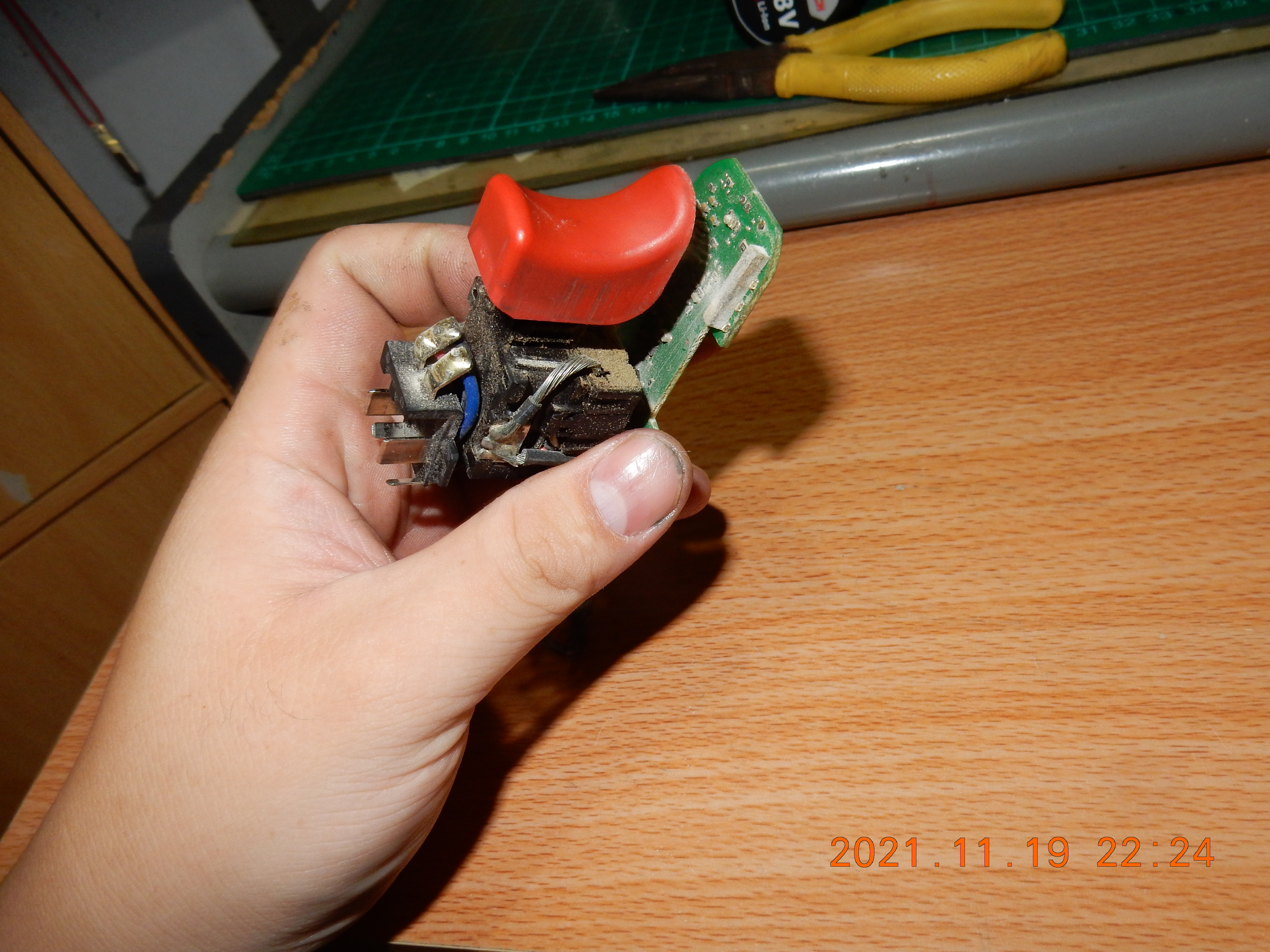 T-221-自己工具自己修GSB 10.8-2-LI7052|小老婆汽機車資訊網