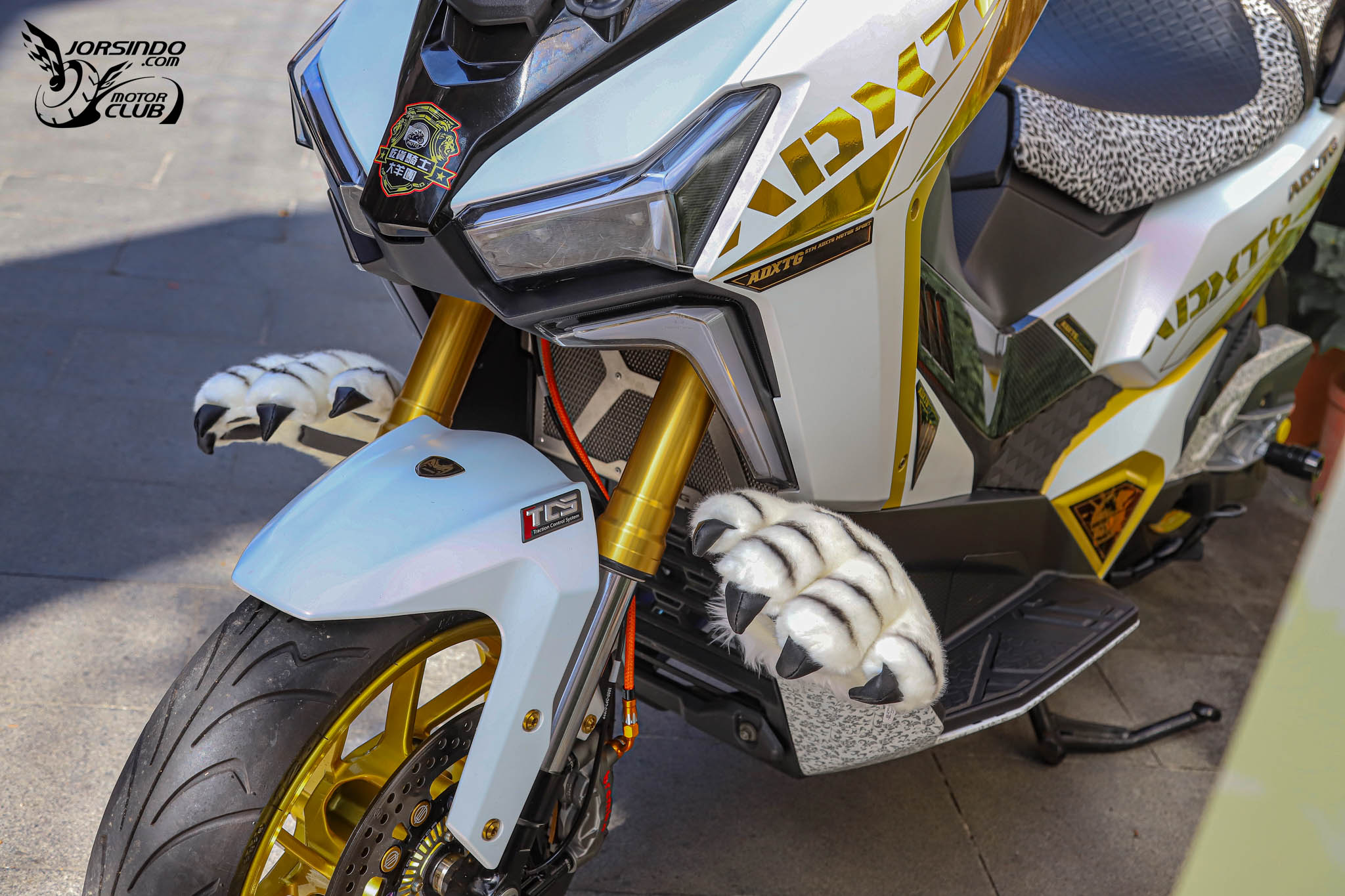 [改裝車專題] 白金幻想 - SYM ADXTG 改裝選美大賞900|小老婆汽機車資訊網