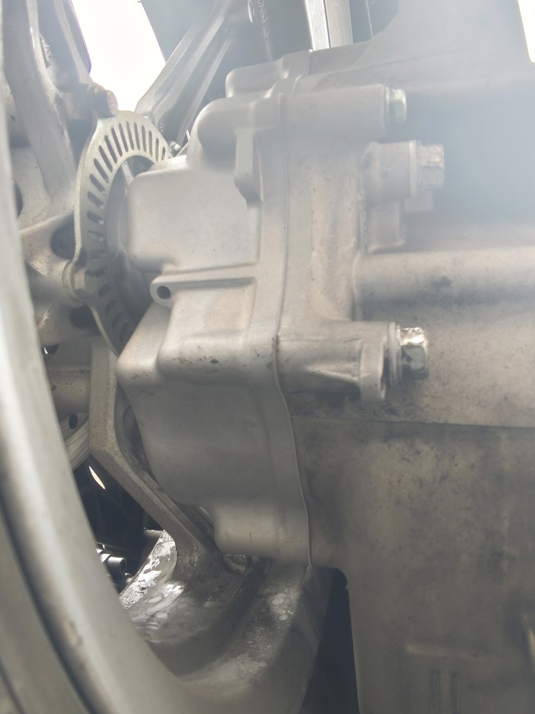 光陽 Rts 齒輪箱滲油， 3/17更新ISG系統電盤內仁故障3612|小老婆汽機車資訊網