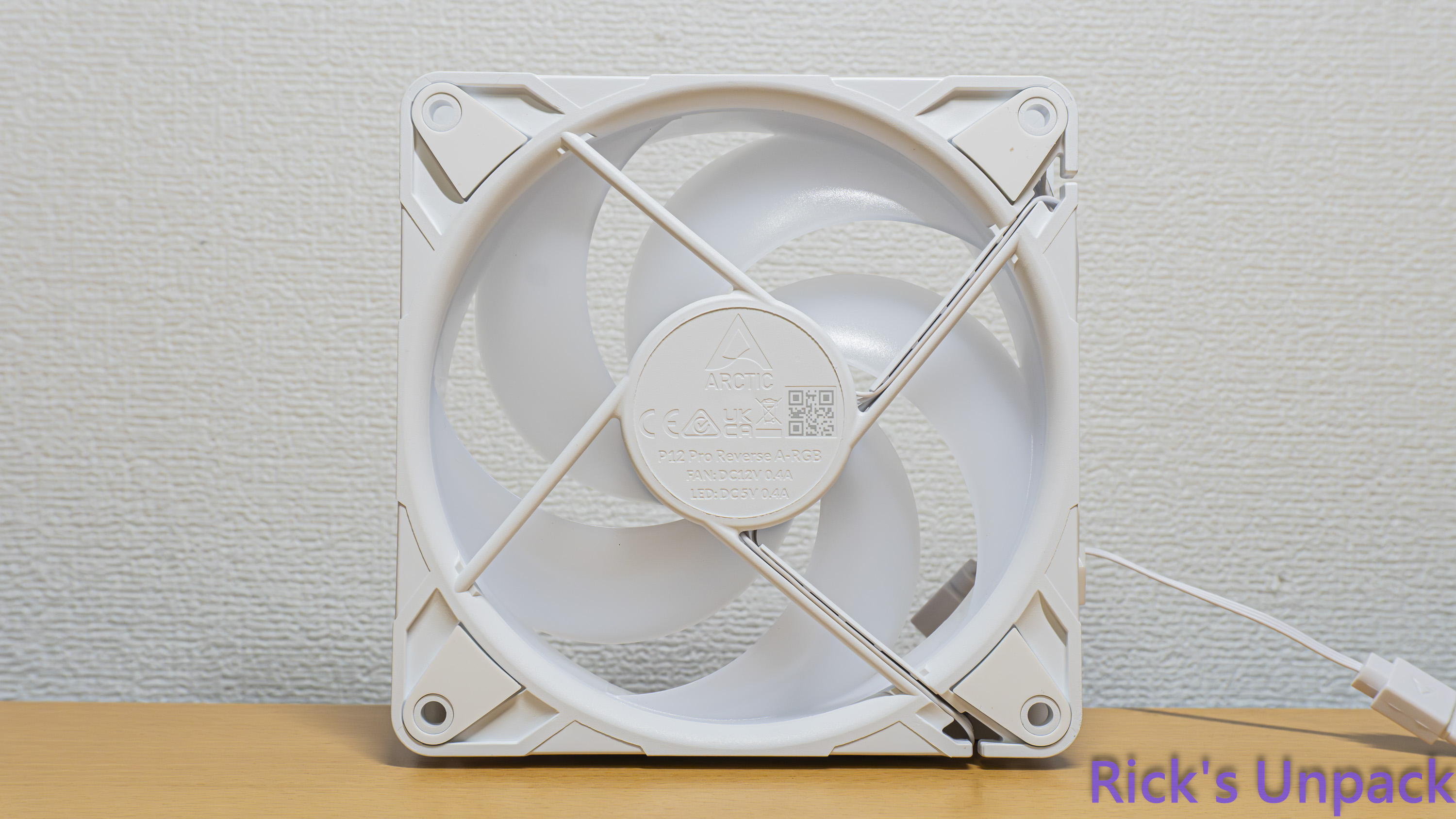 【開箱】ARCTIC首款反向風扇|ARCTIC P12 PRO Reverse ARGB WHITE ft. MX-7723|小老婆汽機車資訊網
