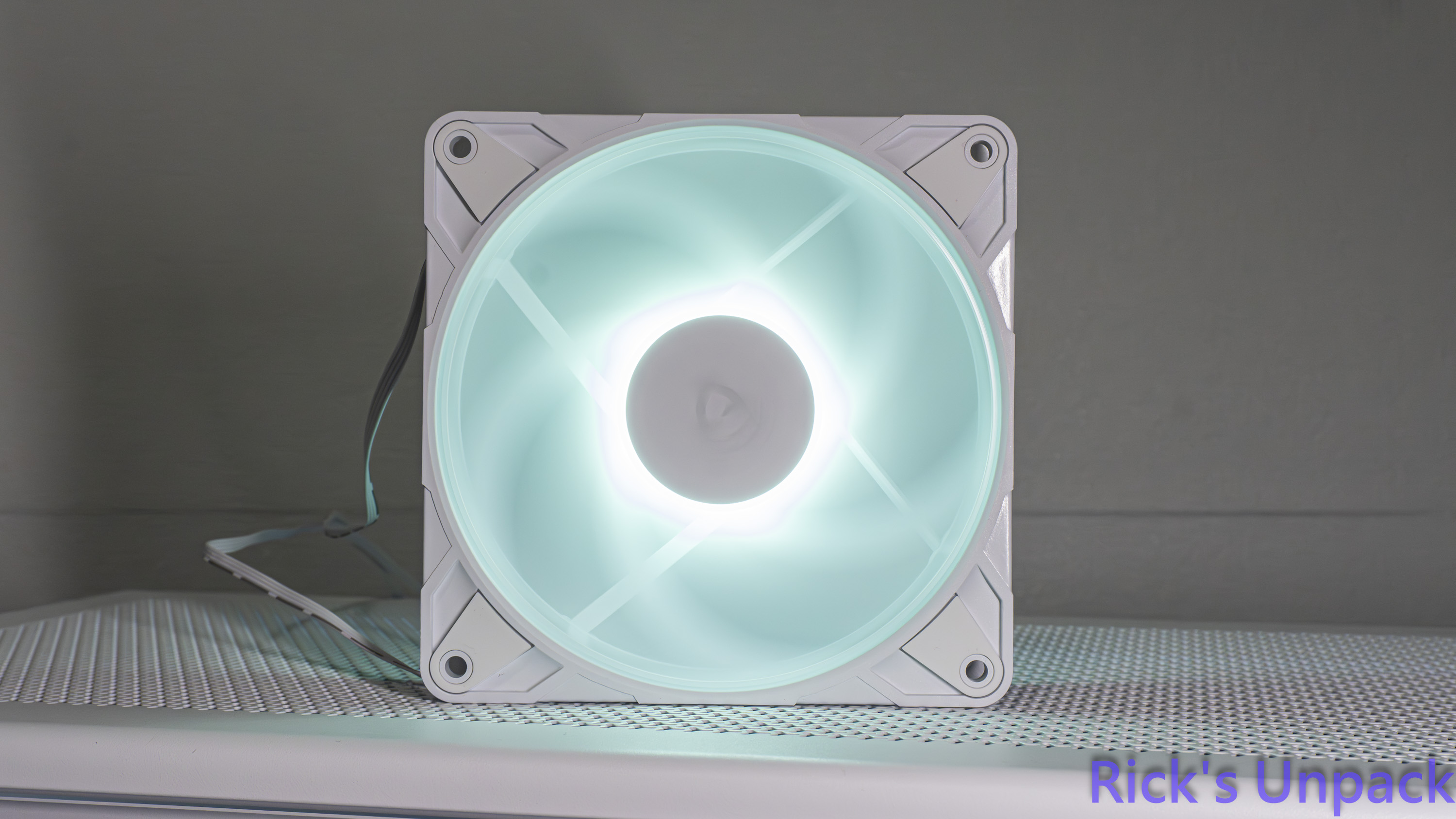 【開箱】ARCTIC首款反向風扇|ARCTIC P12 PRO Reverse ARGB WHITE ft. MX-78236|小老婆汽機車資訊網