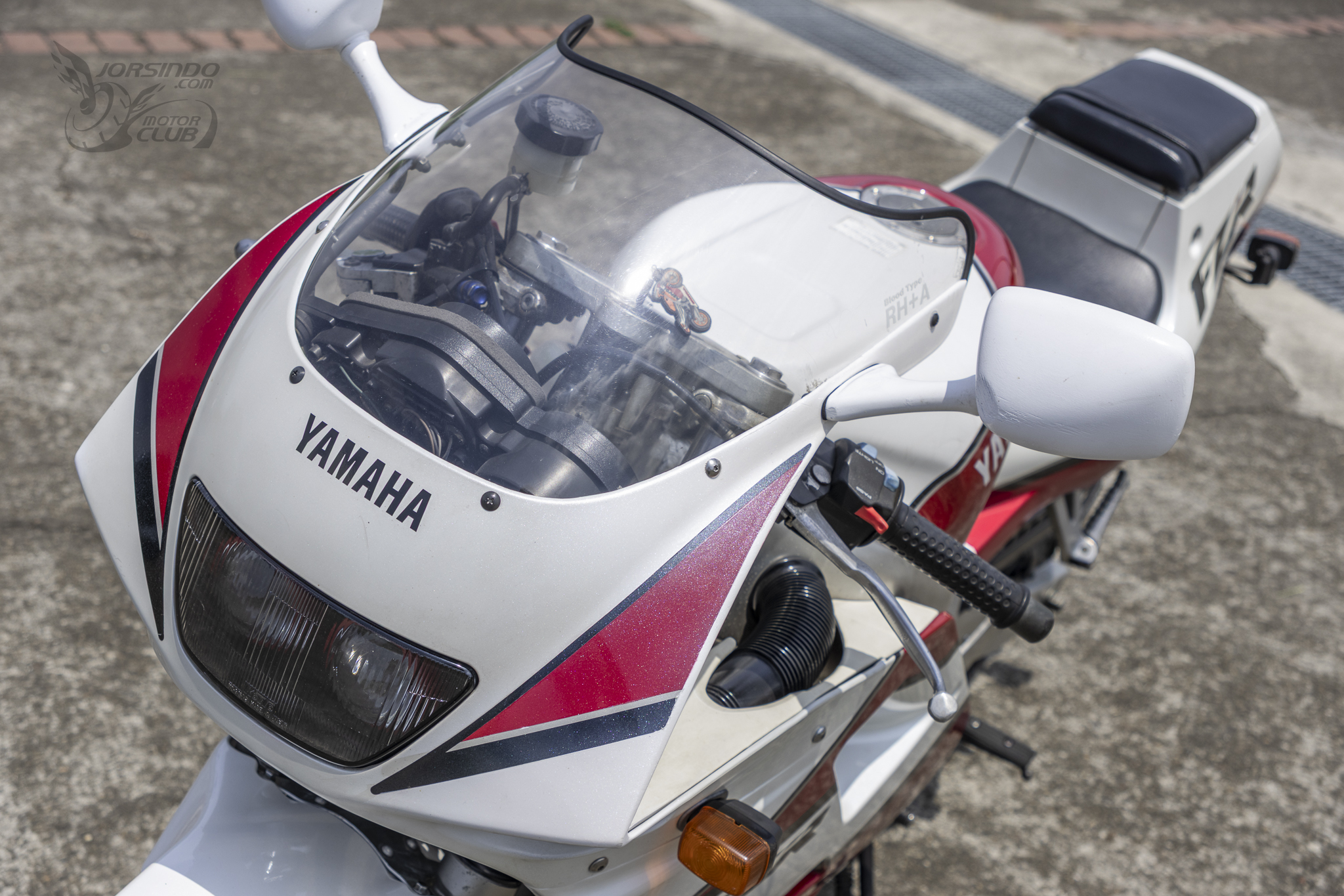 [經典車庫] YAMAHA FZR250 3LN 技術過剩的創世紀跑車4368|小老婆汽機車資訊網