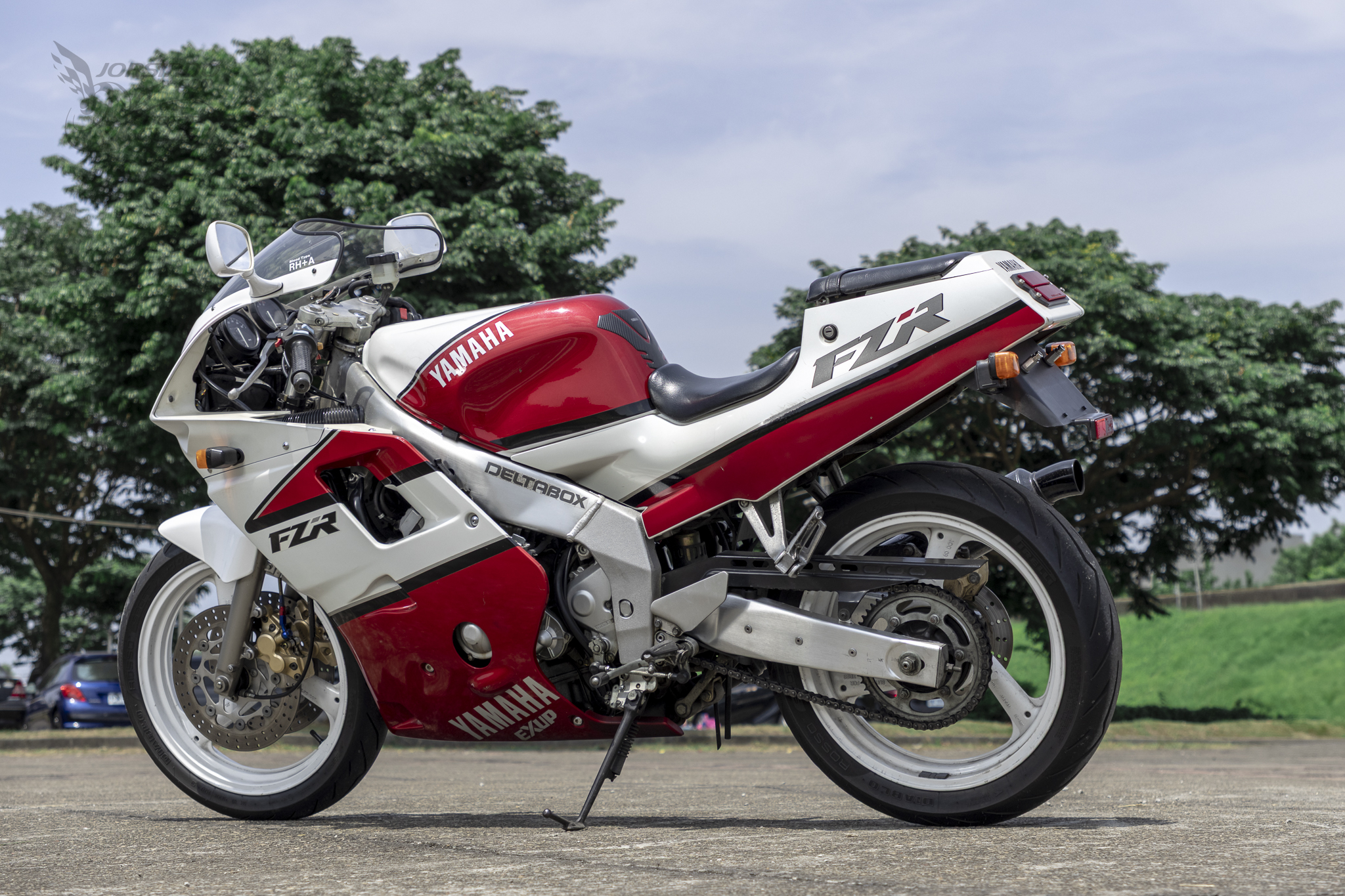 [經典車庫] YAMAHA FZR250 3LN 技術過剩的創世紀跑車5813|小老婆汽機車資訊網
