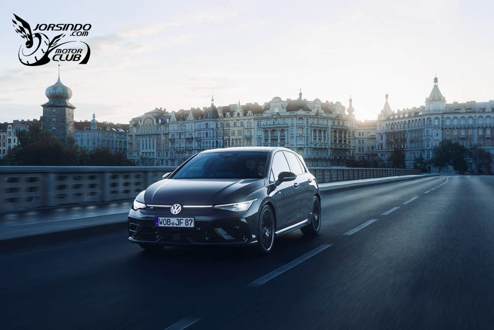 限量30部、增麂皮方向盤！VW Golf R夜幕疾行版207.8萬上市6259|小老婆汽機車資訊網