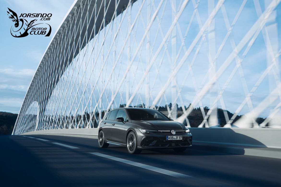 限量30部、增麂皮方向盤！VW Golf R夜幕疾行版207.8萬上市8554|小老婆汽機車資訊網