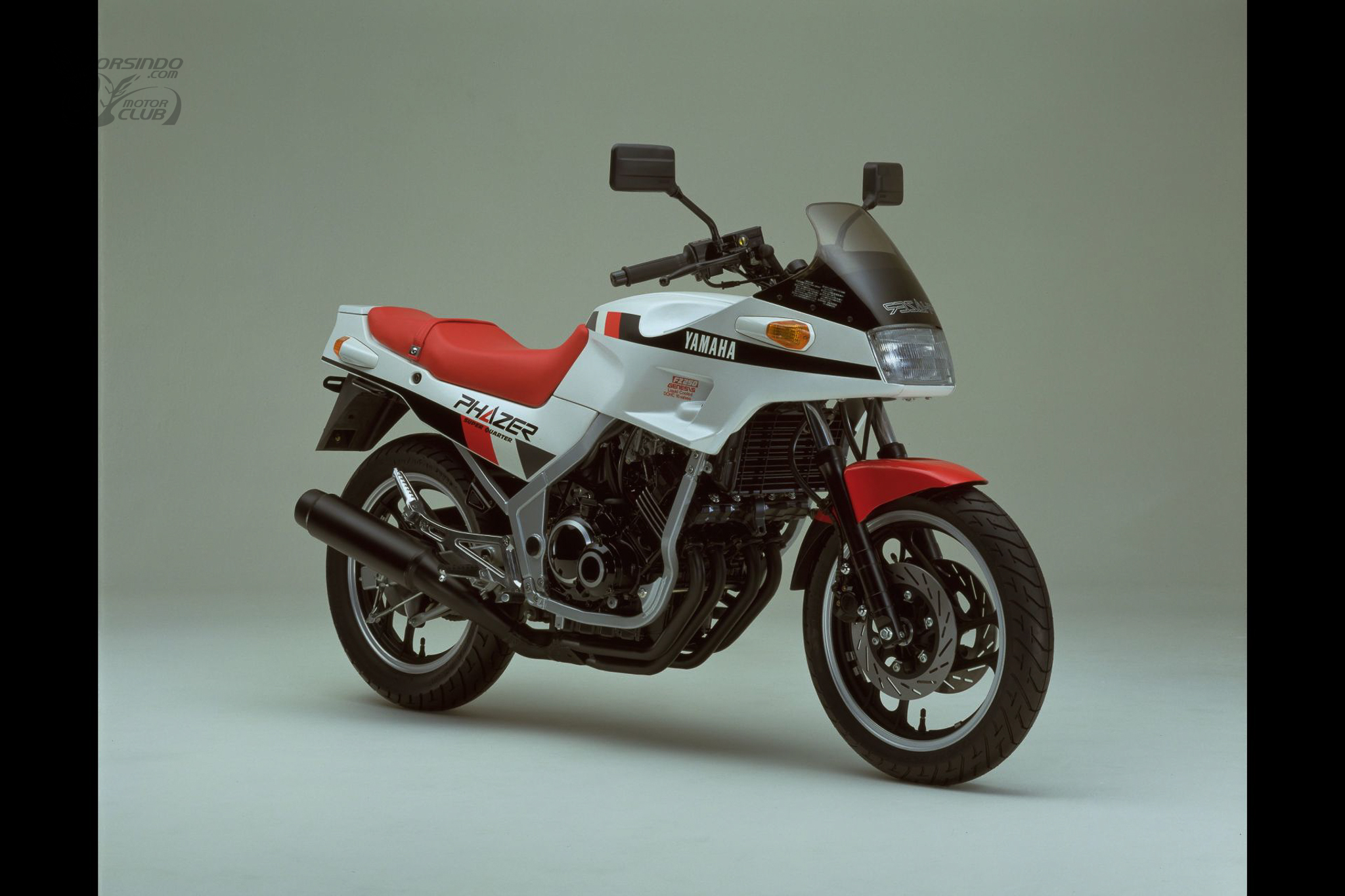 [經典車庫] YAMAHA FZR250 3LN 技術過剩的創世紀跑車9427|小老婆汽機車資訊網
