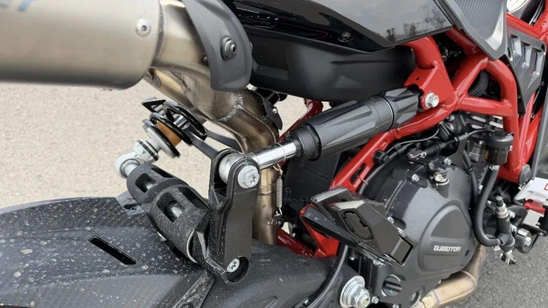 [大陆车讯]49,999元！Dragster 700 Twin实车解读：最牛的踏板，...7052|小老婆汽機車資訊網