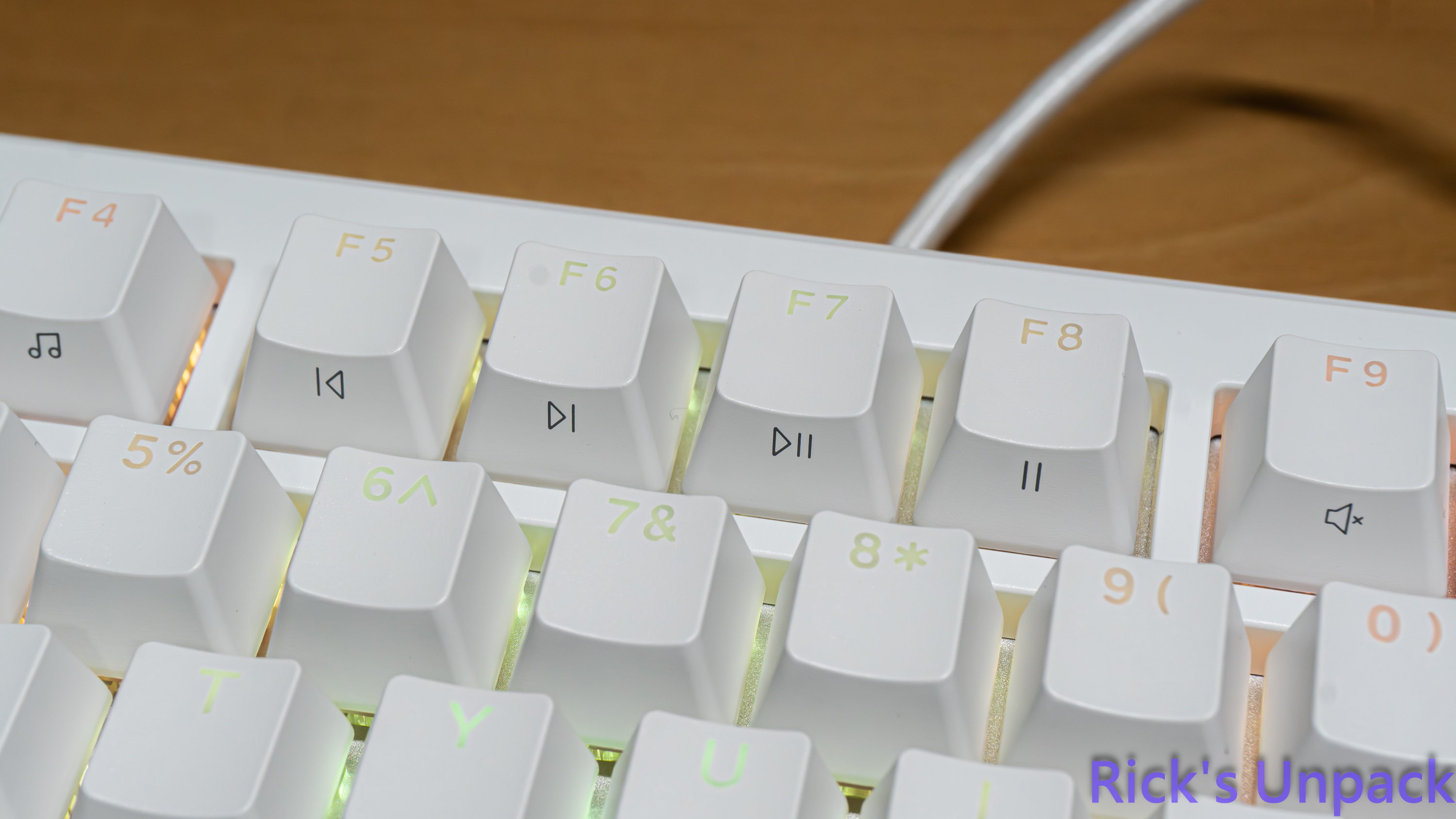 【開箱】磁軸機械軸雙重並行 | Glorious GMMK 3 HE 75 WHITE4256|小老婆汽機車資訊網