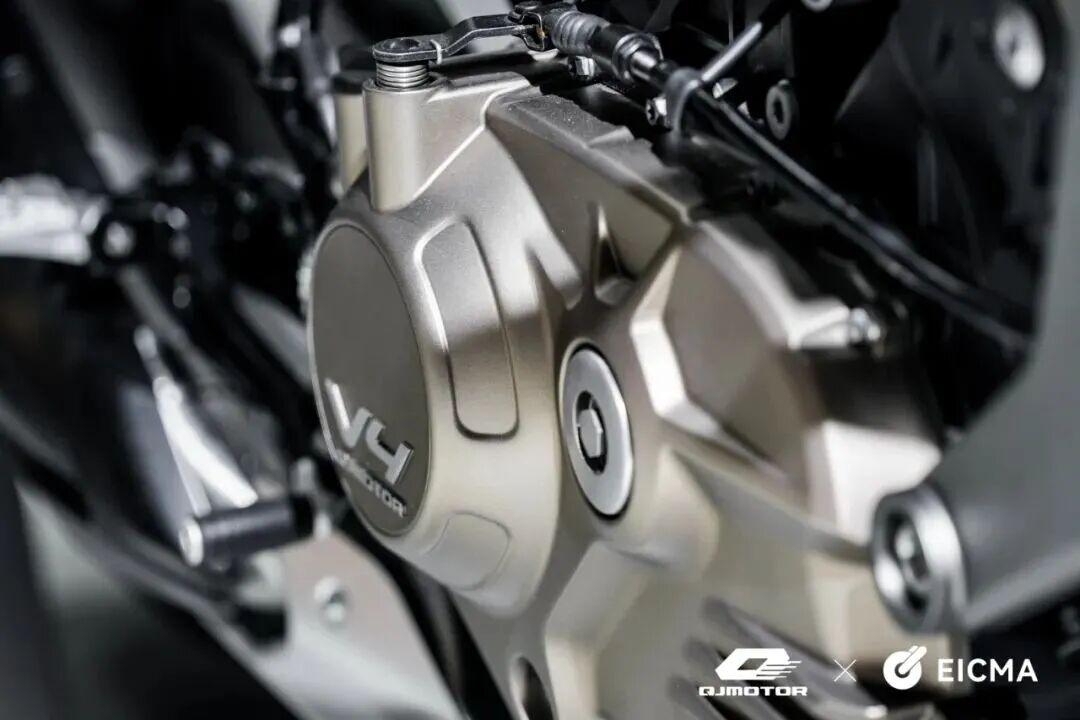 [大陆车讯]QJMOTOR全新闪600 V4曝光，车架外观全变了679|小老婆汽機車資訊網
