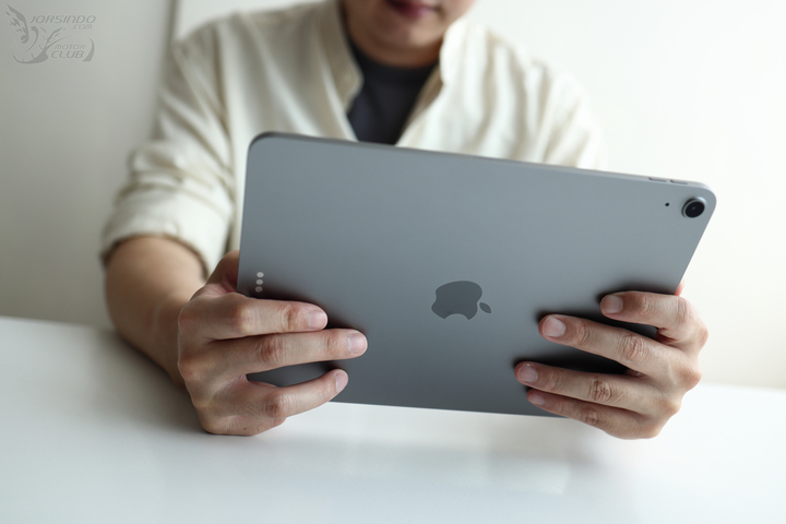 iPhone 相機全面接納 AI 技術？傳相機 App 將新增「Siri 模式」9748|Siri,Siri 模式 Apple,蘋果,iOS 27,iOS,Apple Intelligence,Visual Intelligence小老婆汽機車資訊網