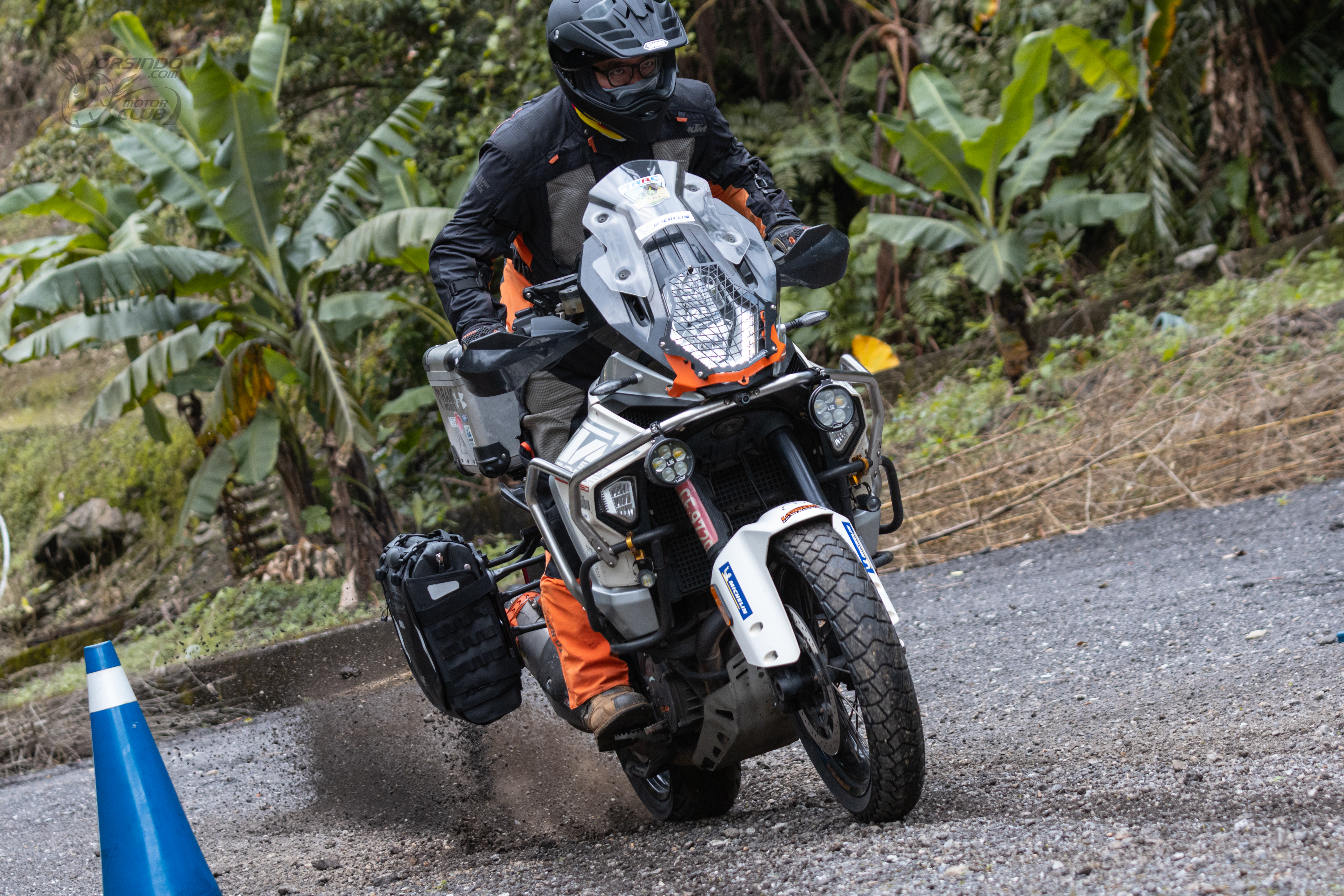 寶~月底吃土了! Michelin Anakee Adventure 2 全能冒險胎發表4567|小老婆汽機車資訊網